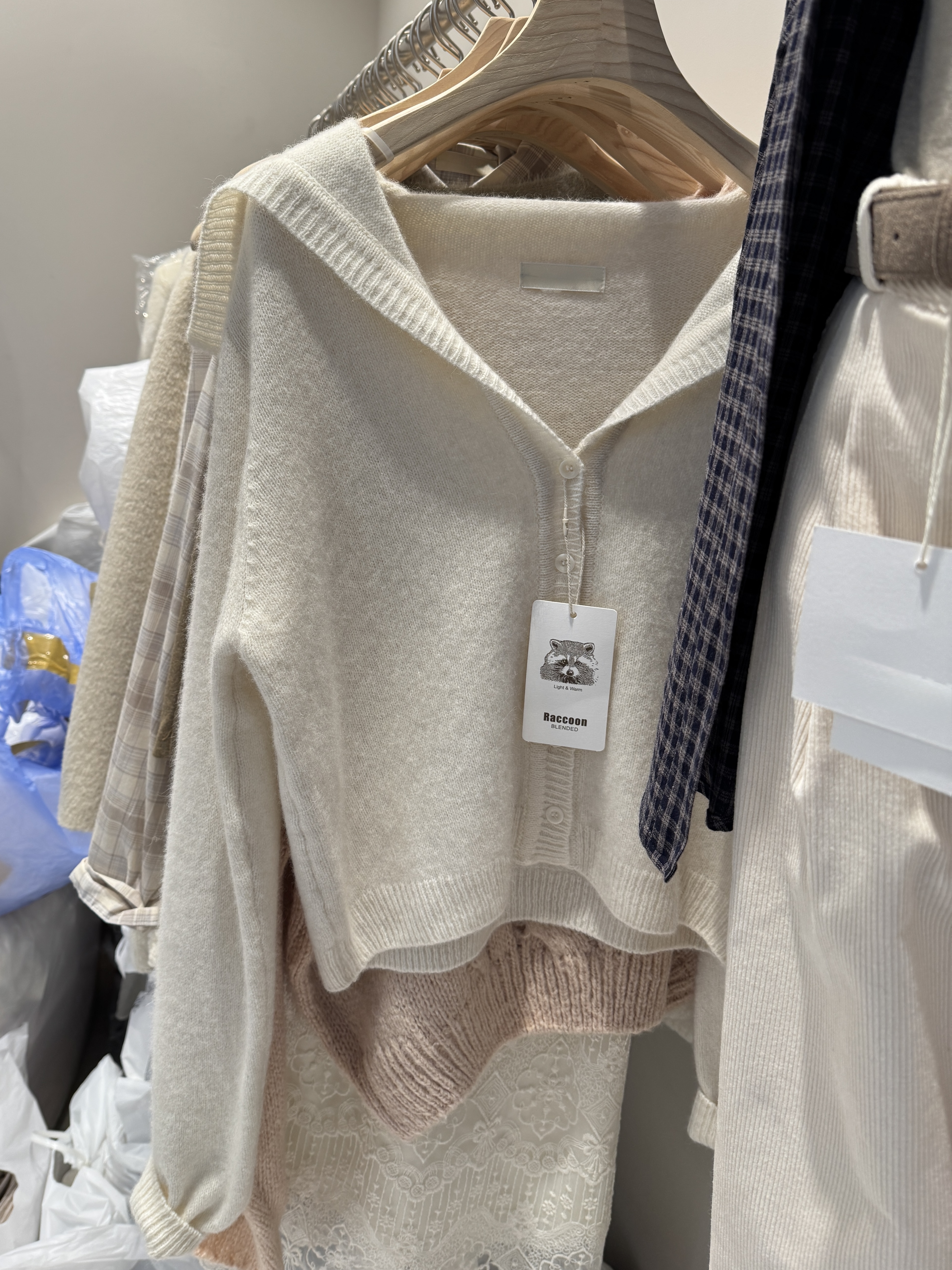 現貨 AW11 許願款 可愛海軍領浣熊毛開衫 2色3