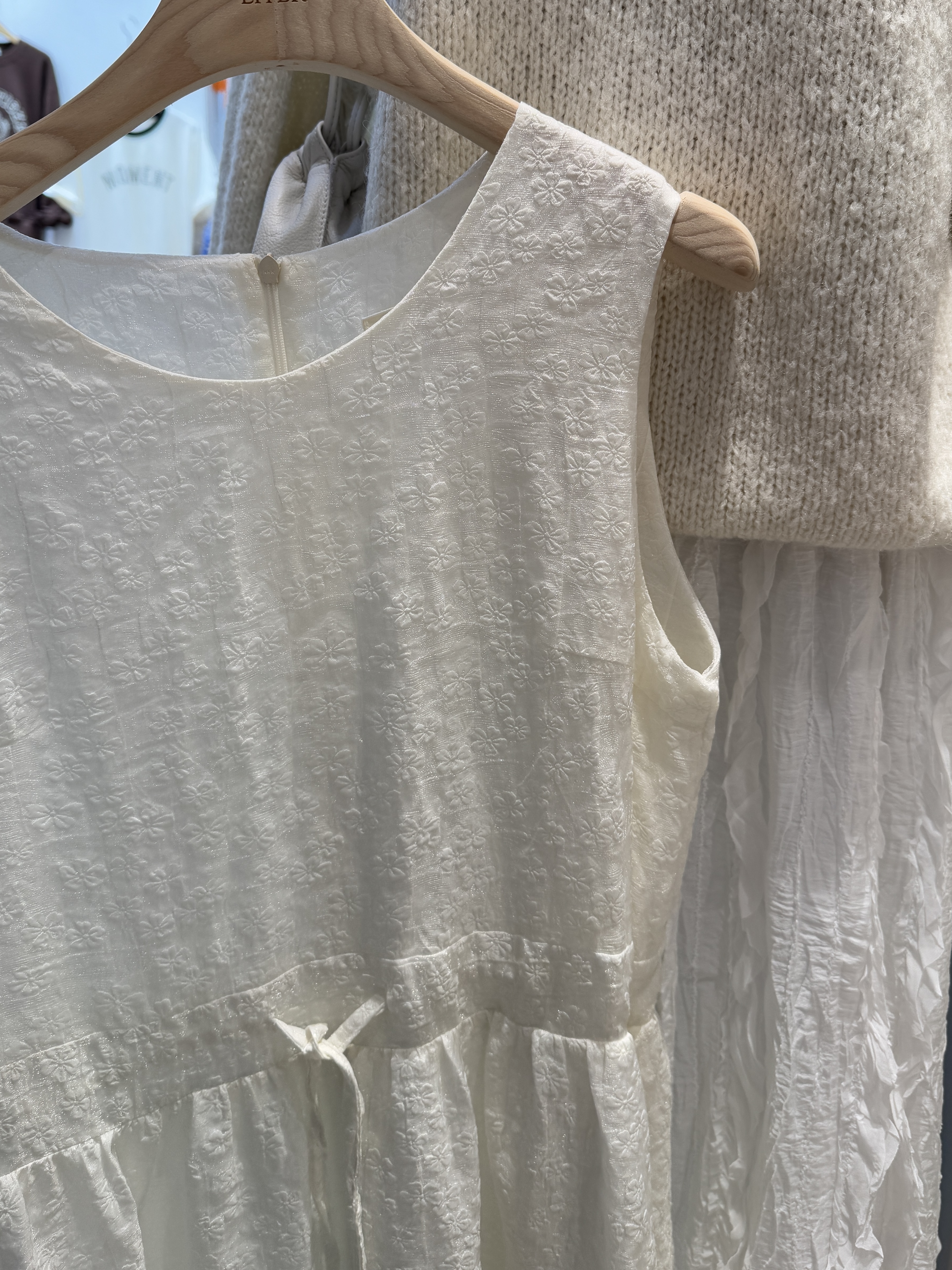 現貨 AW09 許願款 雕花滿版氣質背心長洋 2色6