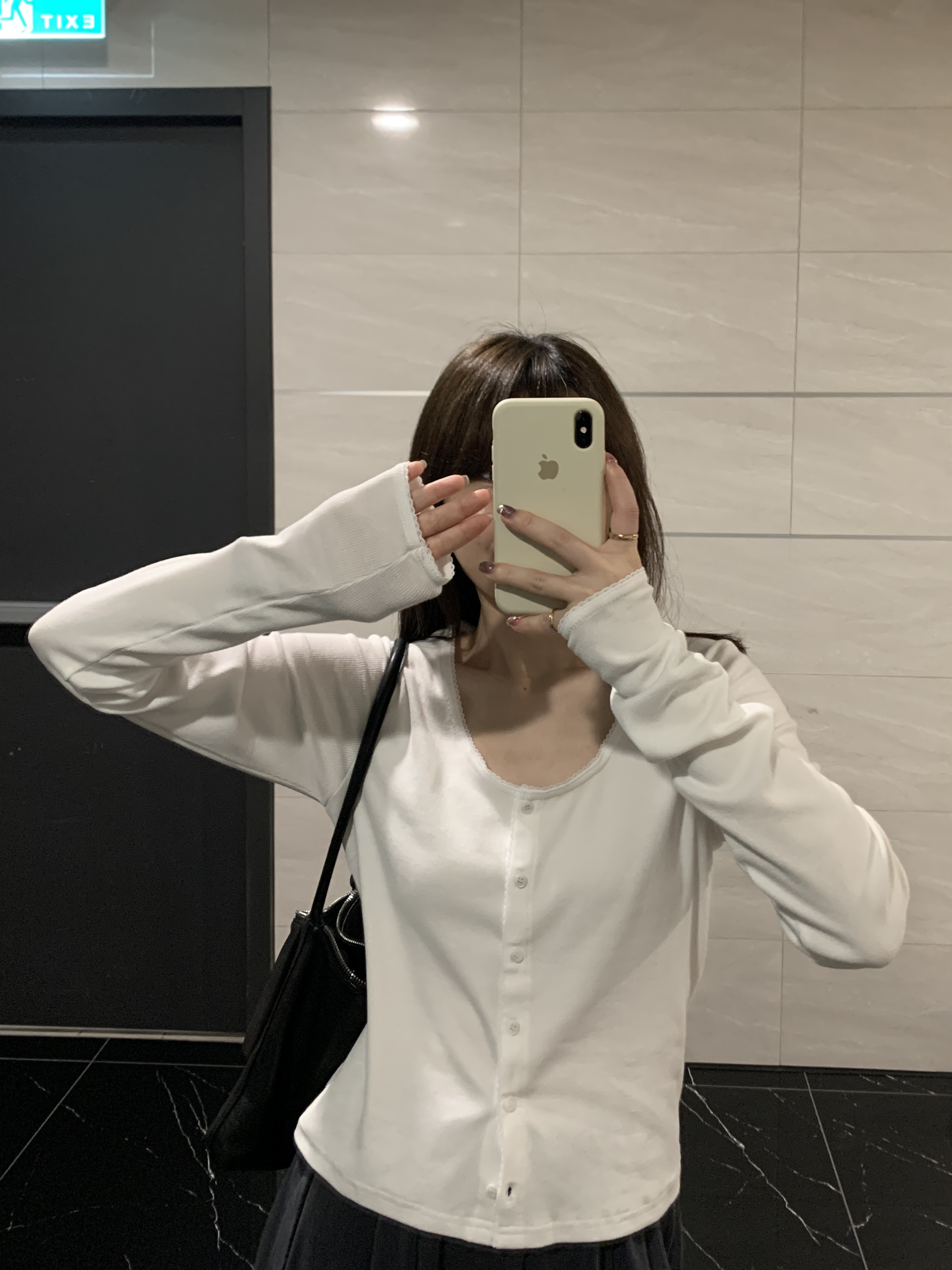 現貨 BD14 推!莫代爾棉舒服滾邊U領小罩衫 4色10