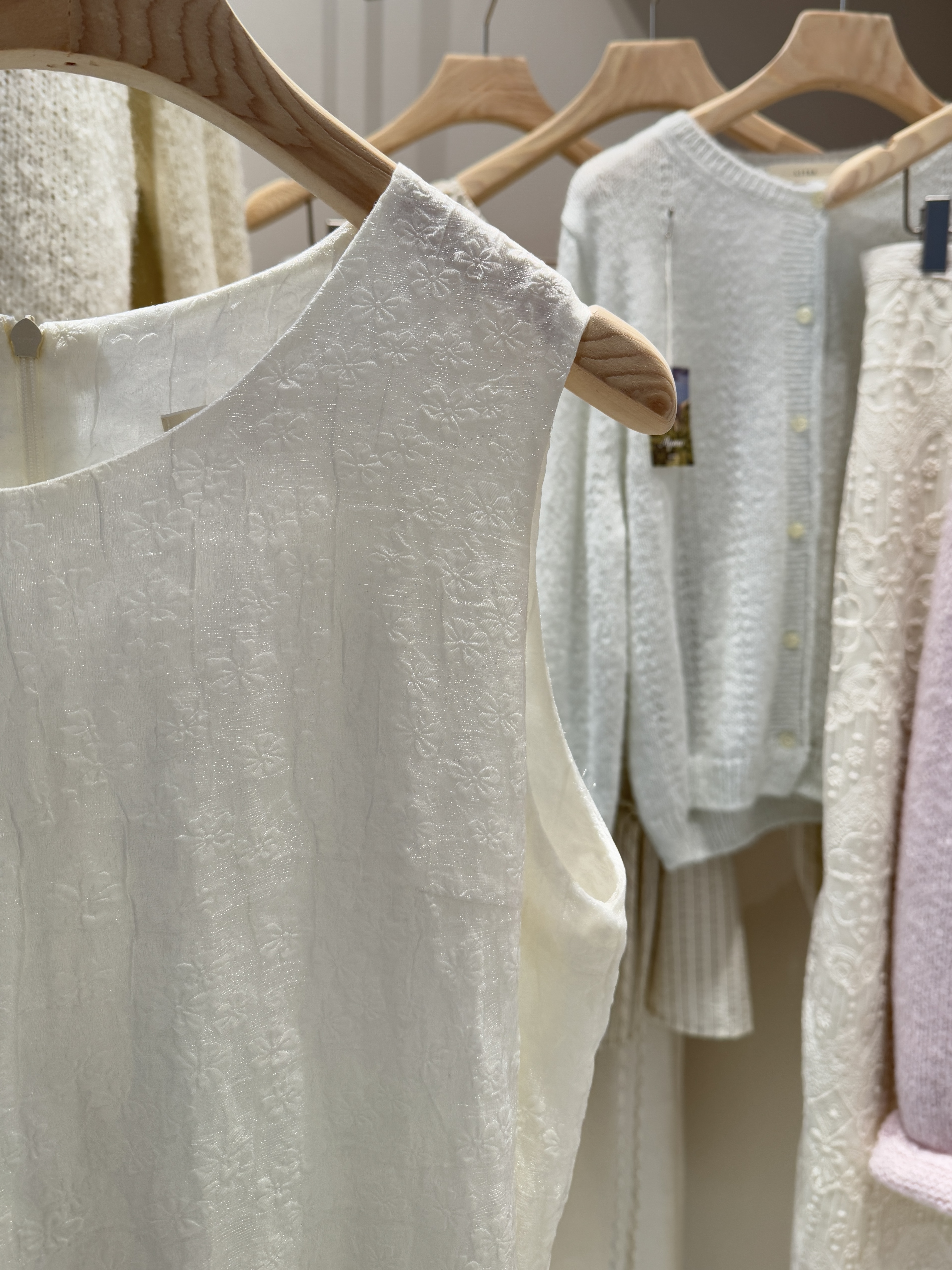 現貨 AW09 許願款 雕花滿版氣質背心長洋 2色16