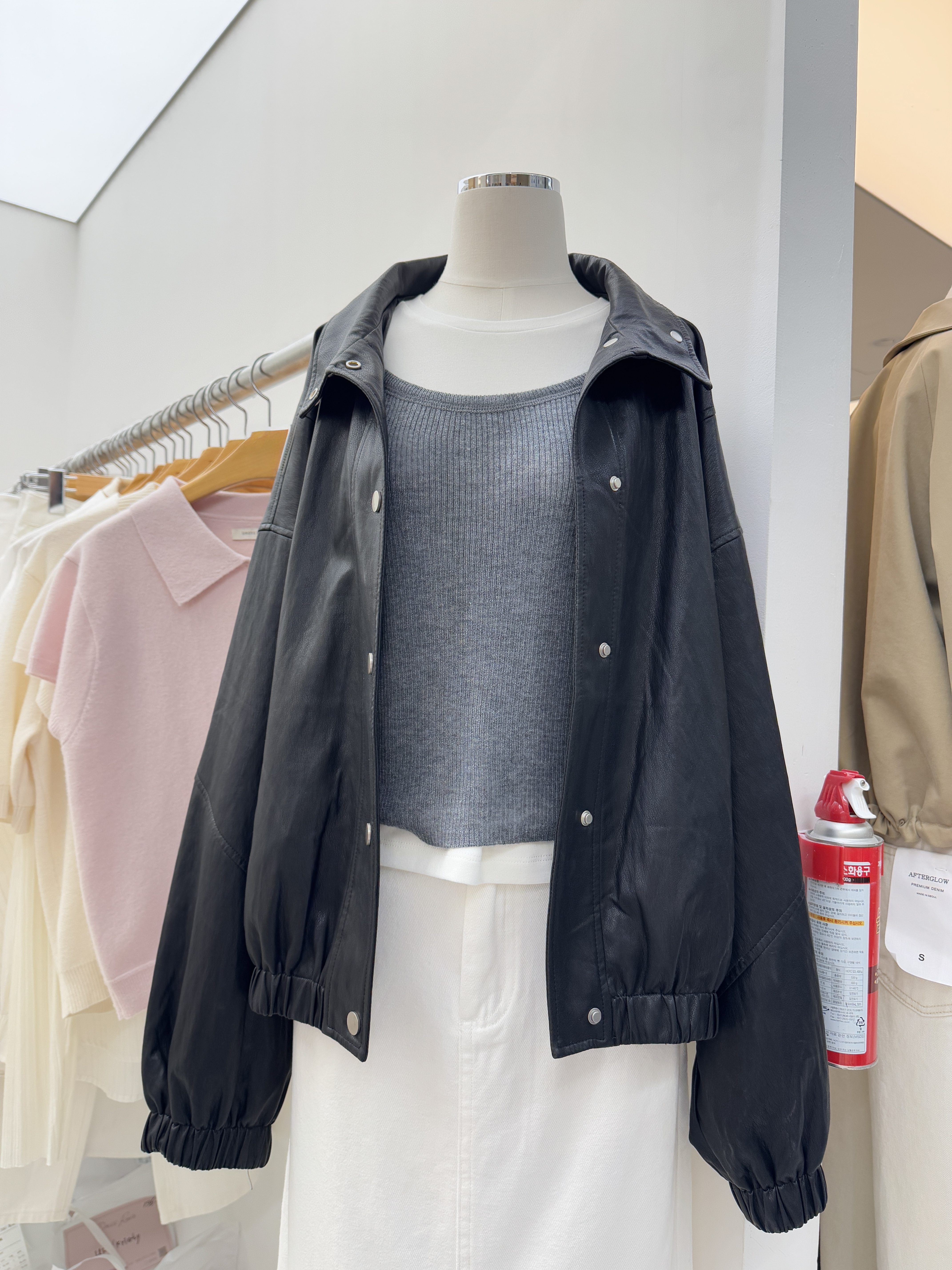 現貨 AU20 推！輕量軟布料皮外 2色