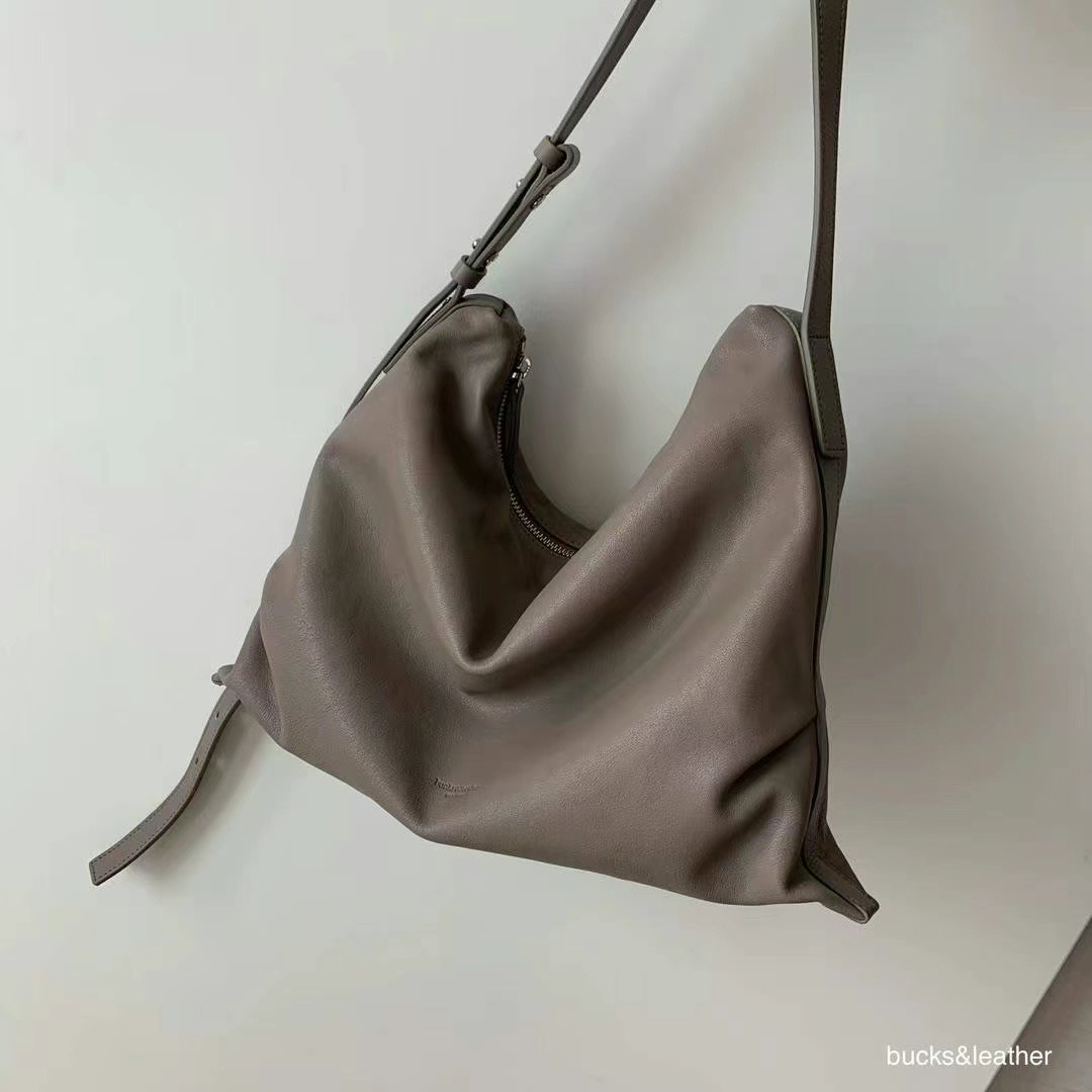 B2  BEST!Bucks&Leather 每次開團都熱賣的皺皺包 大款19