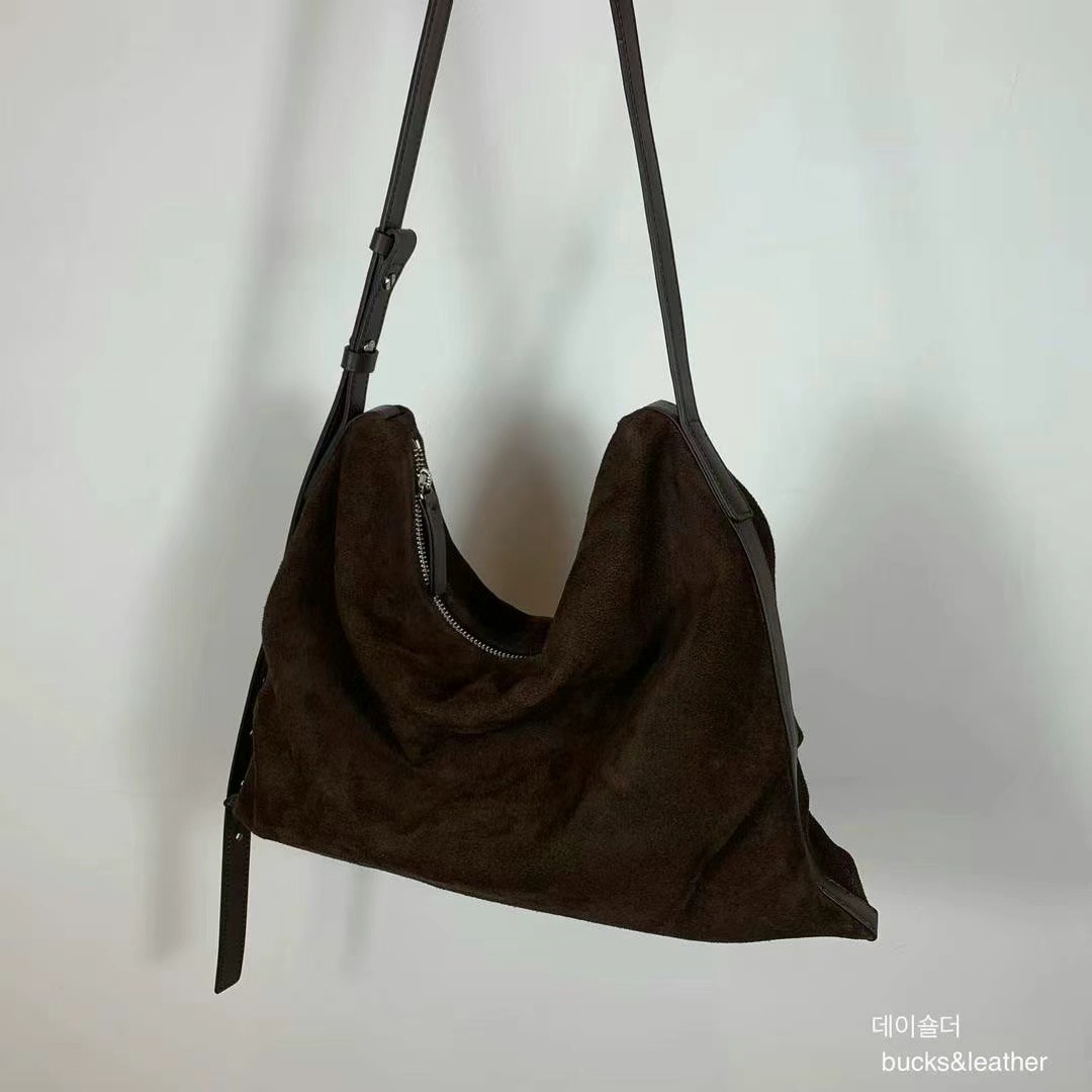 B2  BEST!Bucks&Leather 每次開團都熱賣的皺皺包 大款20