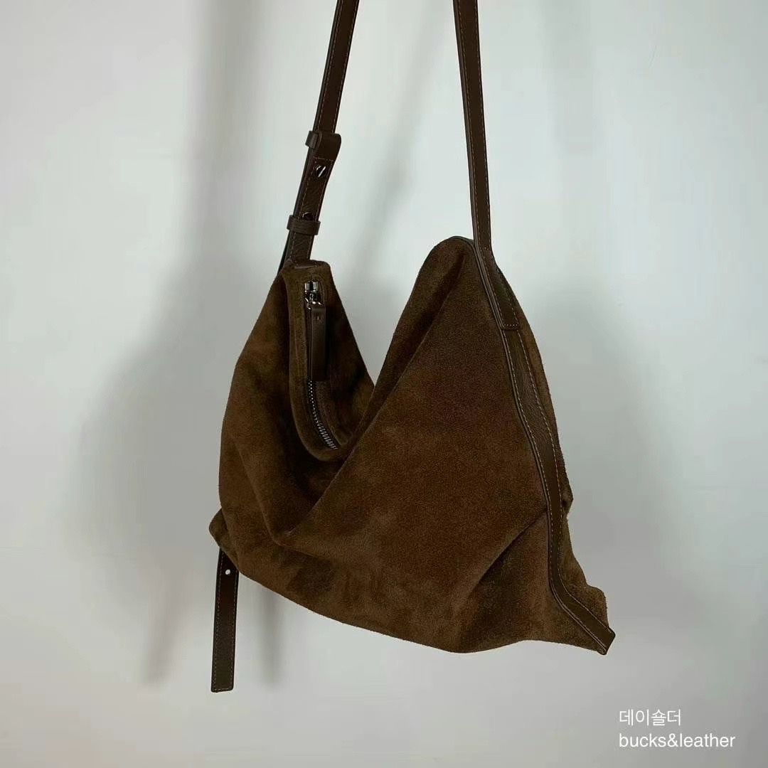 B2  BEST!Bucks&Leather 每次開團都熱賣的皺皺包 大款21