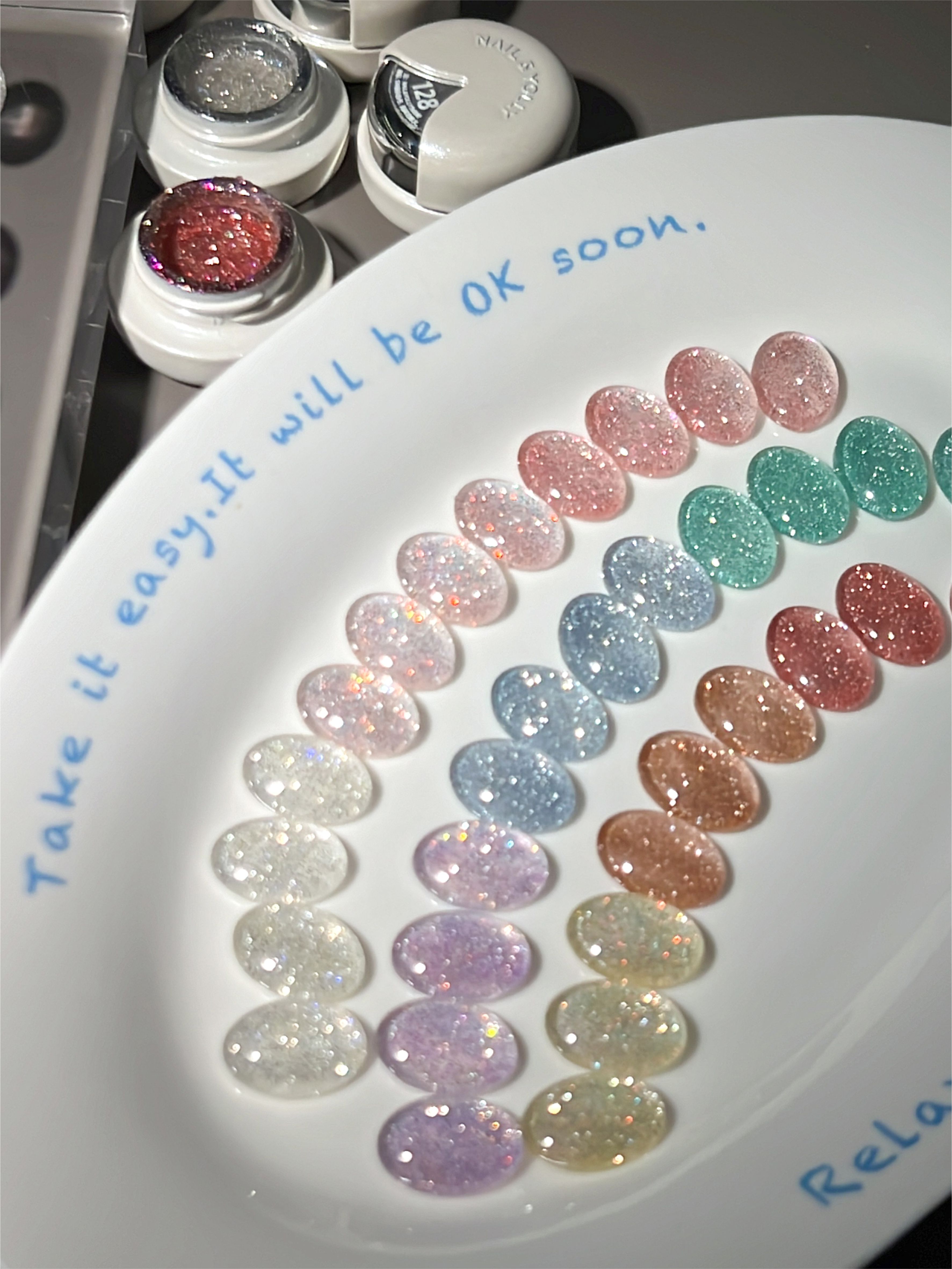 YOLLY悠梨｜玲瓏碎鑽膠10色