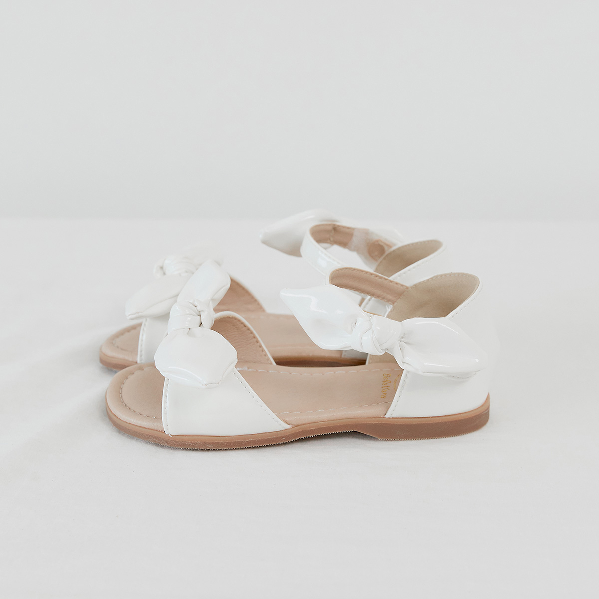BellaVara 時尚扭轉蝴蝶結公主涼鞋-氣質白