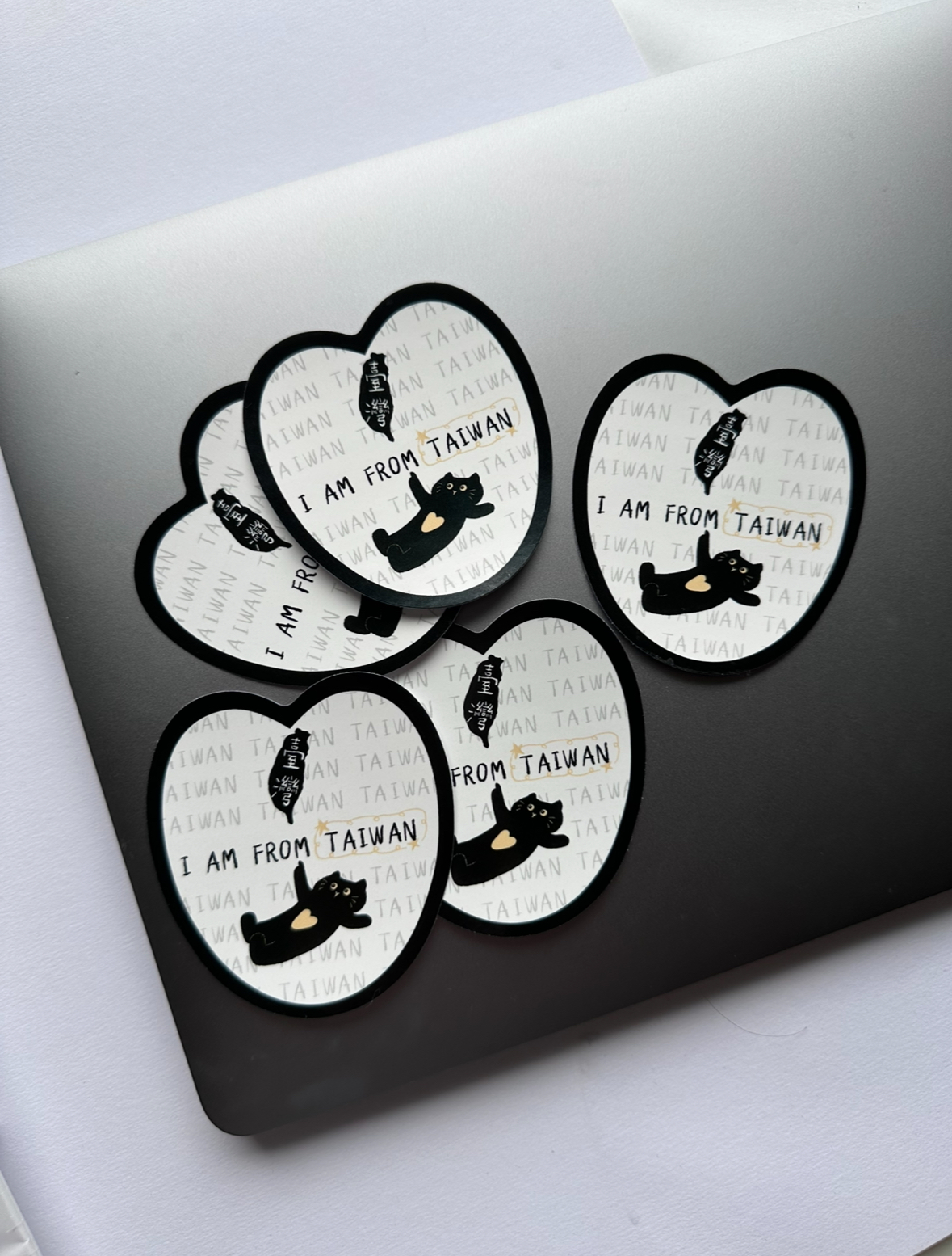 [現貨] 臺灣人貼紙 造型貼紙 防水行李箱貼紙 一組兩張