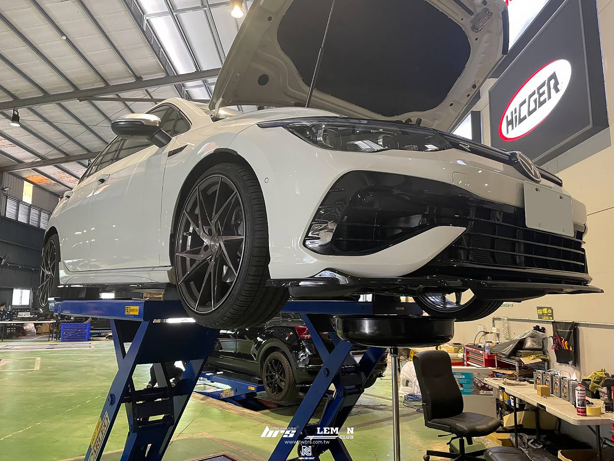 Volkswagen Golf 8 保養(力魔機油0W20)