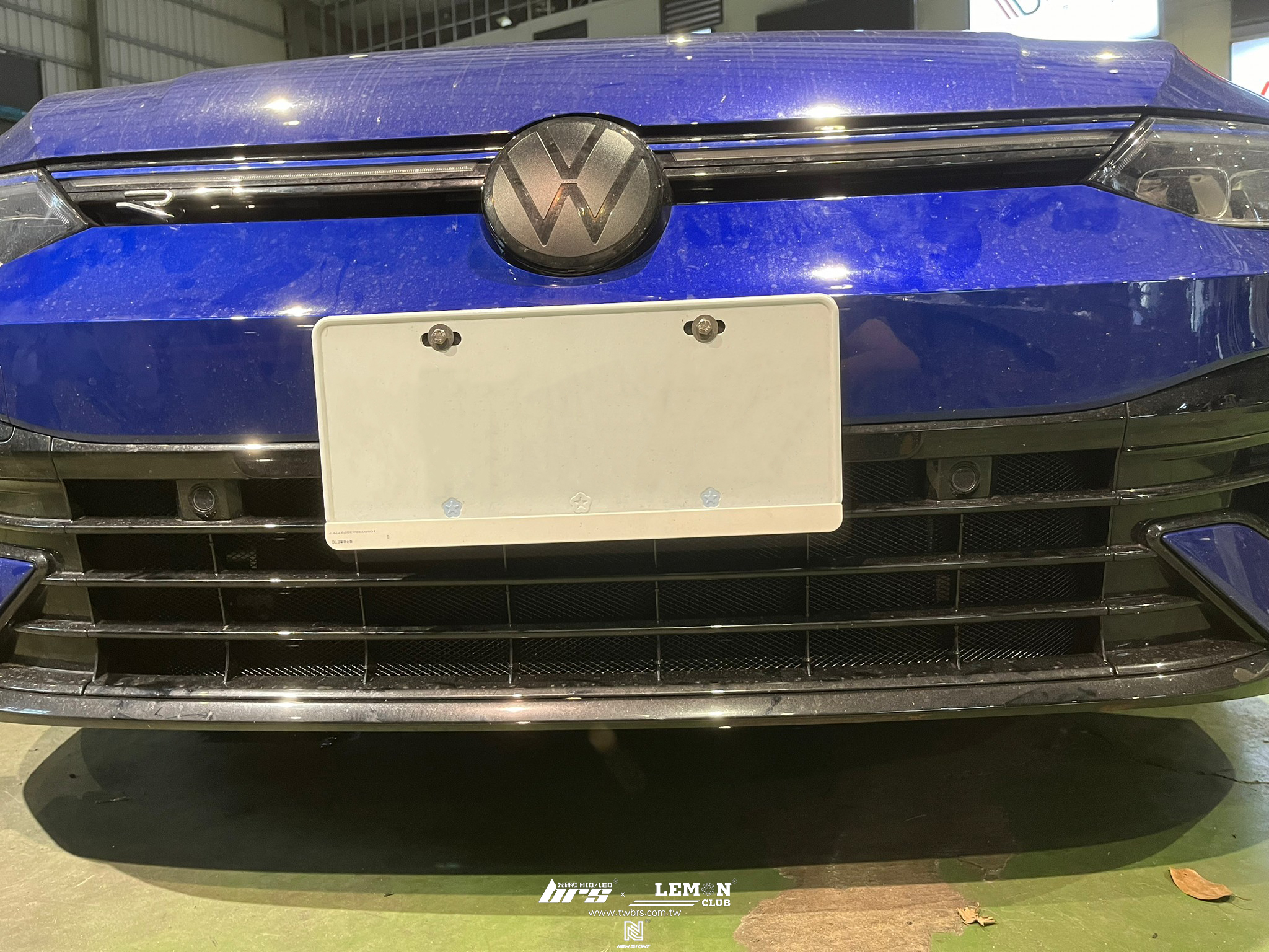 Volkswagen Golf 8 Variant R 安裝 怠速熄火啟停自動關閉器+方向盤型離手晶片+保桿防跳石網