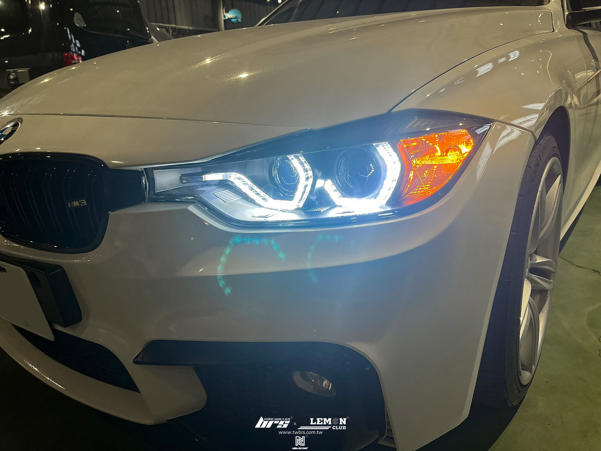BMW F30 安裝 雙U魚眼大燈總成(鹵素版)