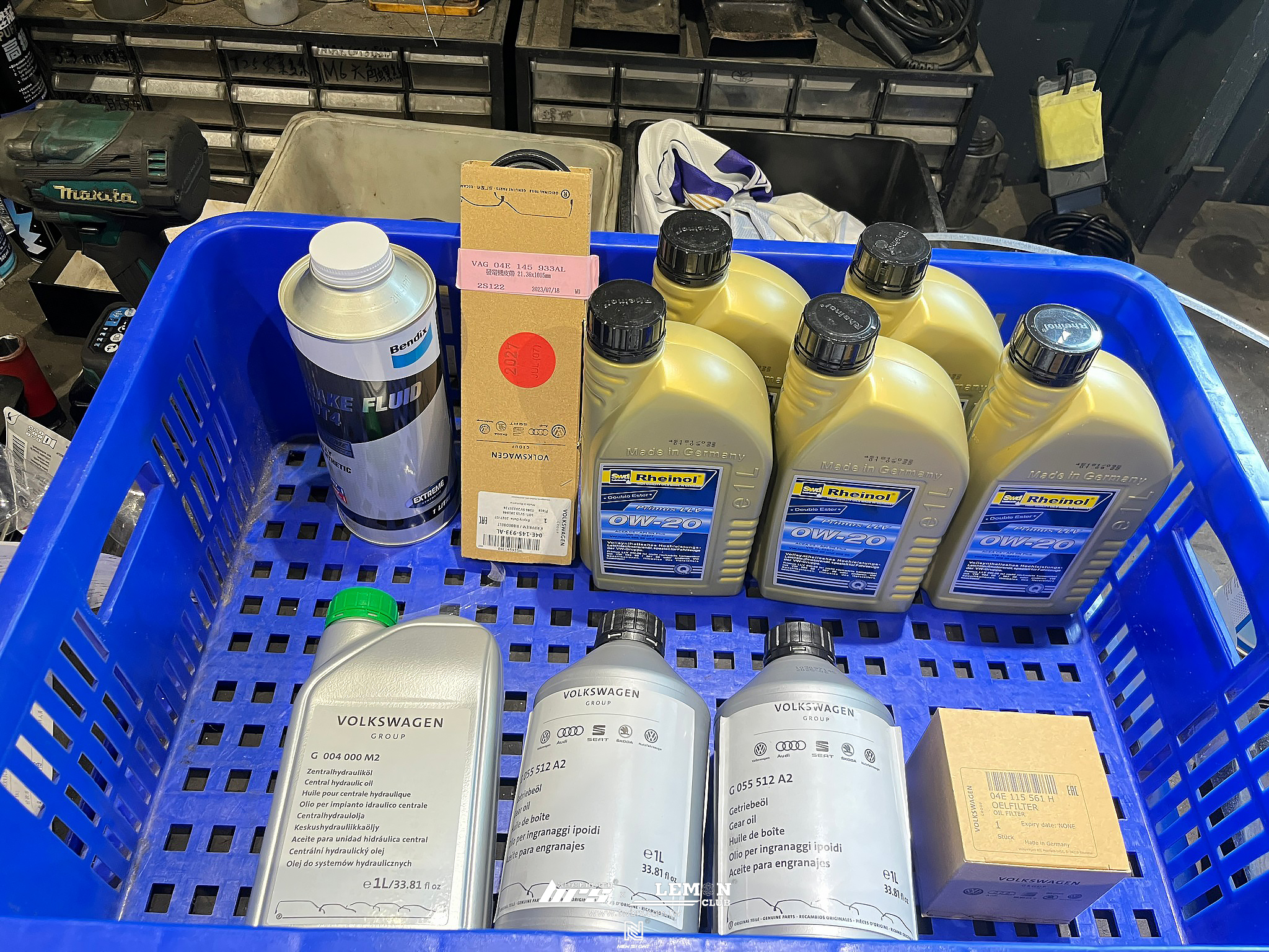 Volkswagen Golf 7.5 保養(萊茵機油0W20+原廠機油芯+原廠變速箱油+原廠閥體油+原廠火星塞+原廠空氣濾芯+杏合醫療級MQB冷氣空調濾芯+原廠外皮帶+DOT4號煞車油)+節氣門清洗