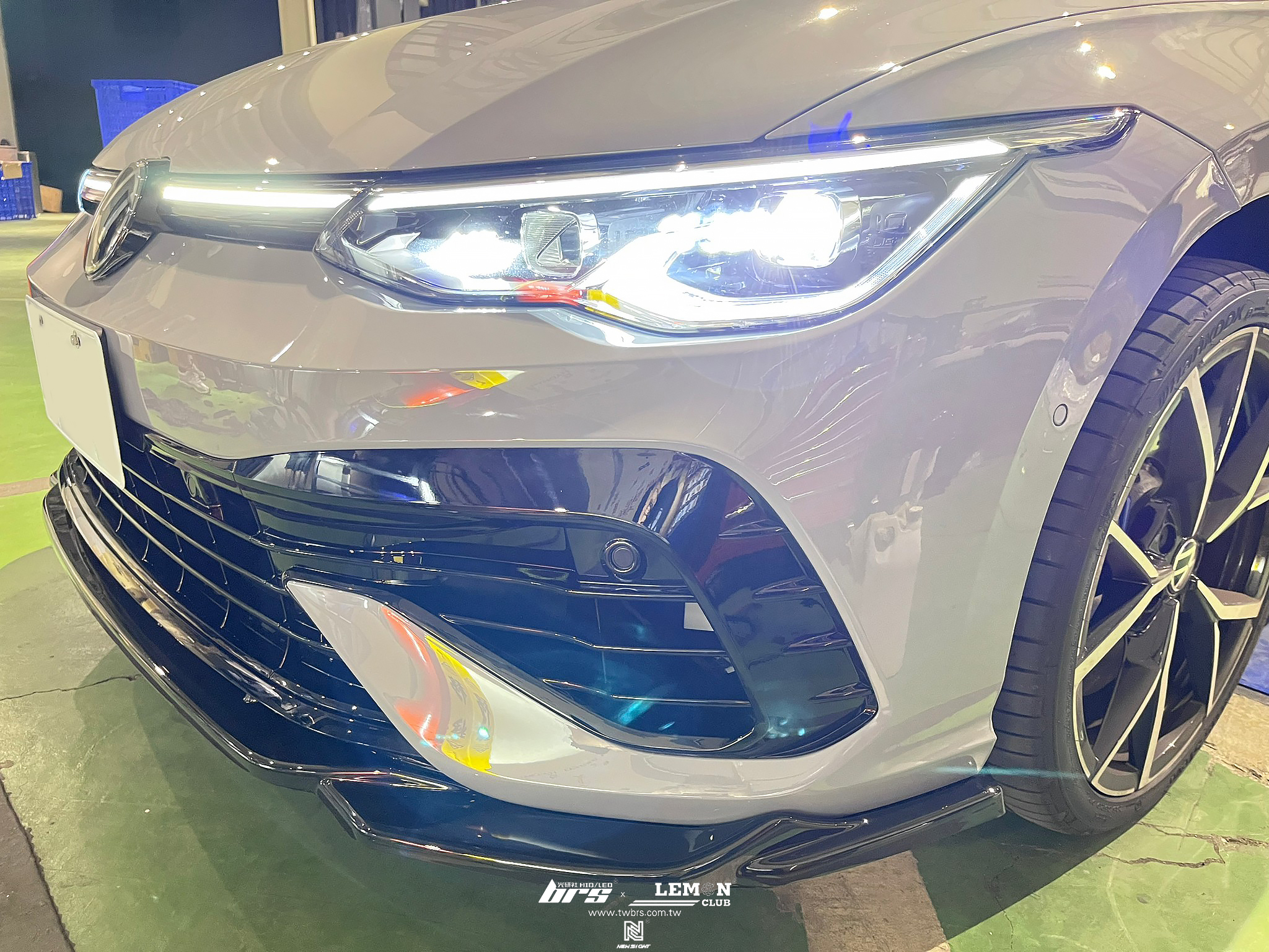 Volkswagen Golf 8 安裝 R類MAX前下巴+R類MAX前保桿