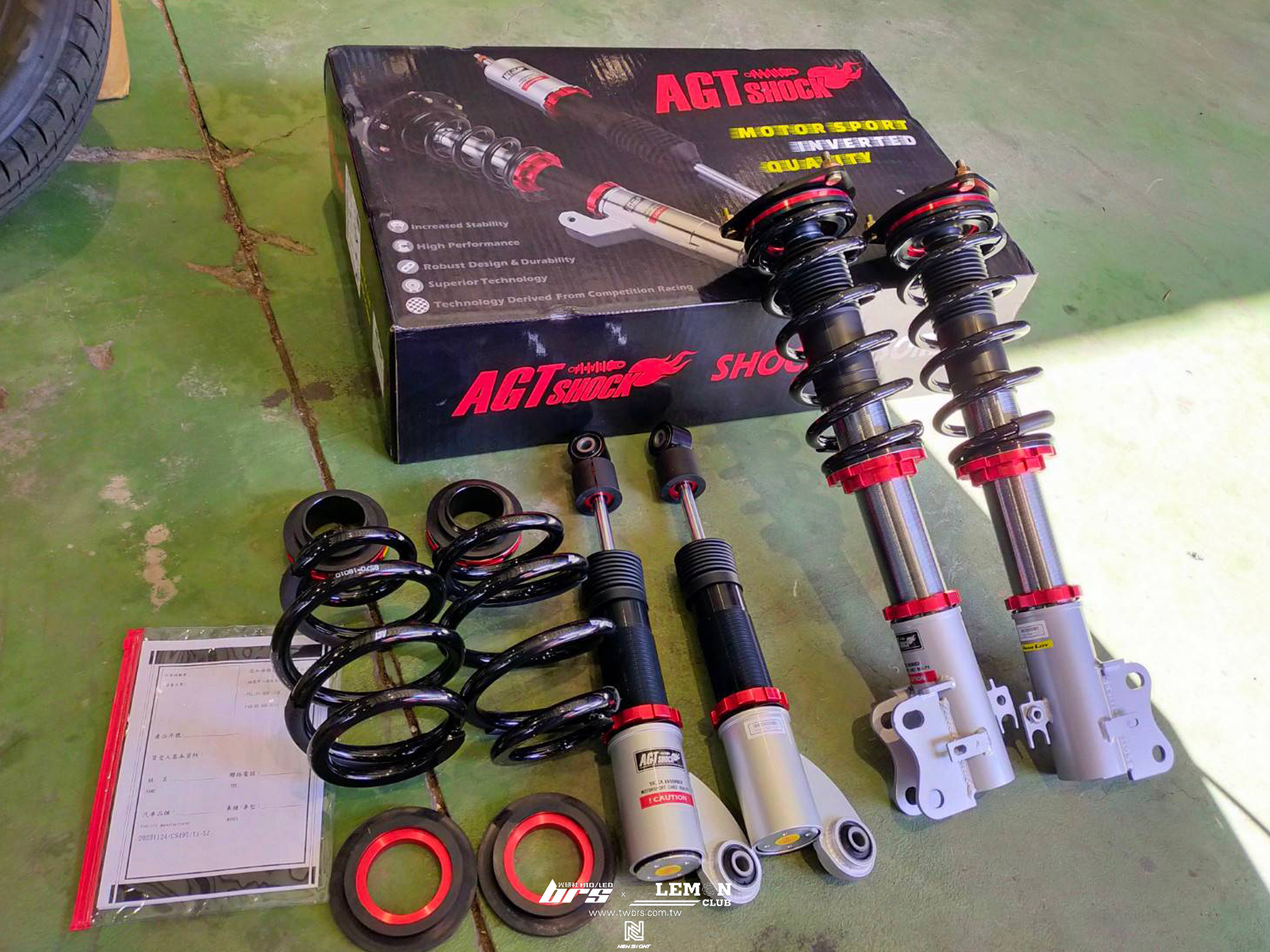 Toyota Town Ace 安裝 AGT倒插式避震器+D1 Spec油門加速器+HARDRACE 後彈簧緩衝墊+HARDRACE 可調式第五連桿+HARDRACE後上拉桿+HUNTER 3D電腦四