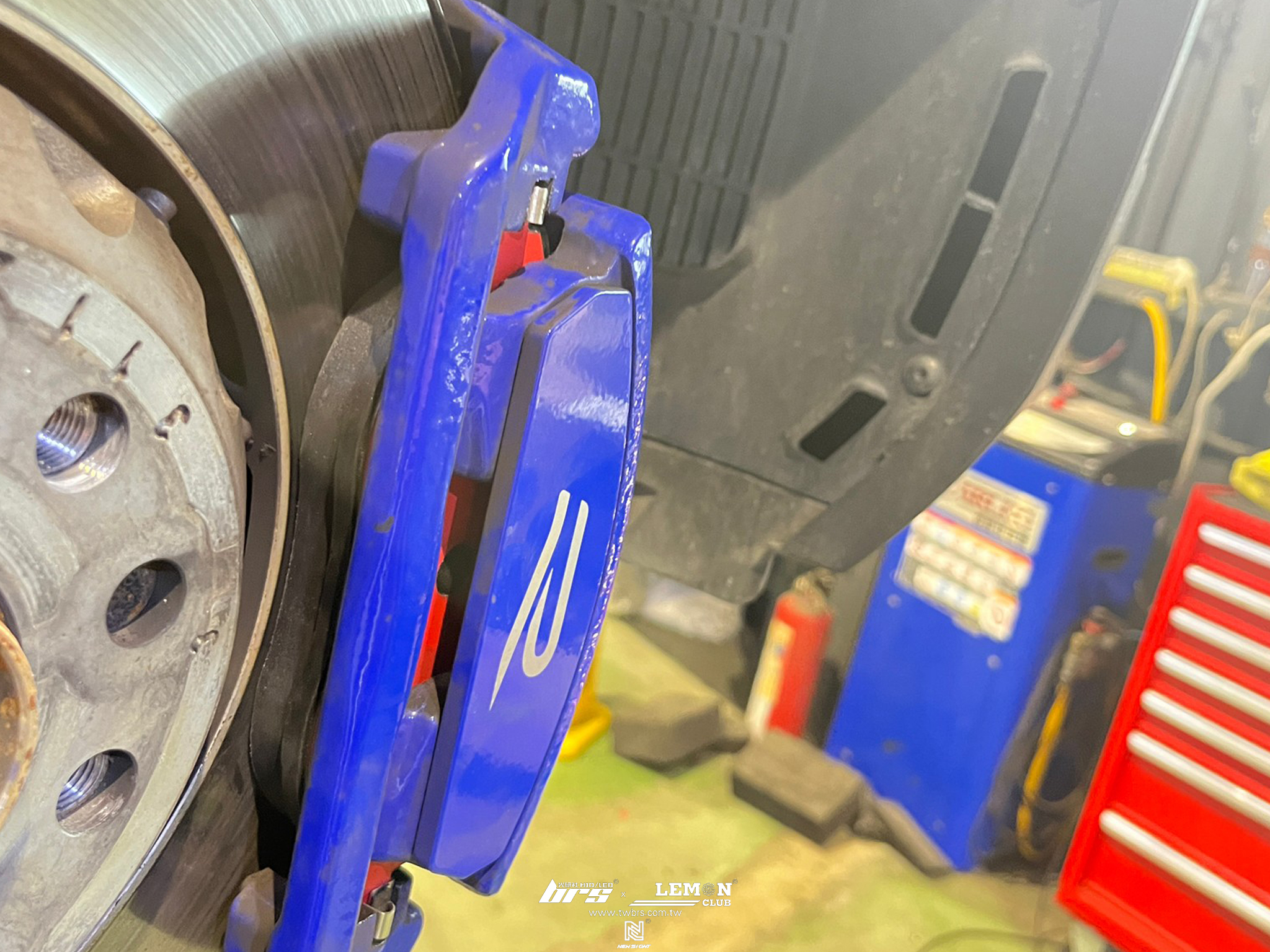 Volkswagen T-ROC 安裝 Brembo前來令片(紅皮)