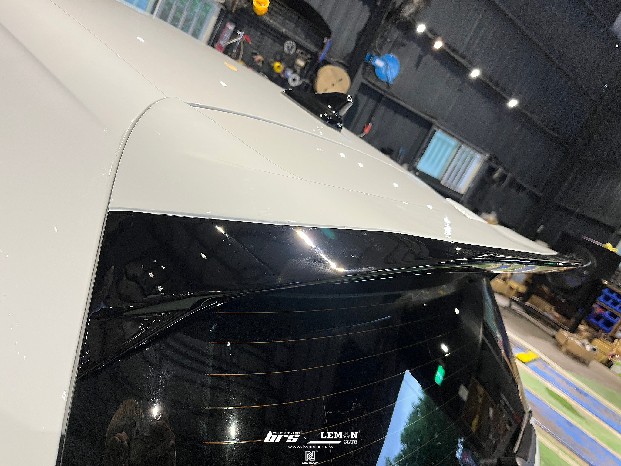 Volkswagen Golf 8R 安裝 CS款 尾翼+類MAX前下巴