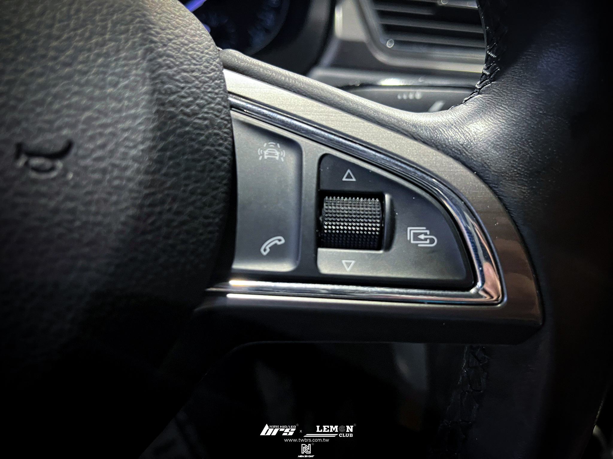 Skoda Rapid 安裝 原廠多功能方向盤滾輪+左後輪速感知器更換