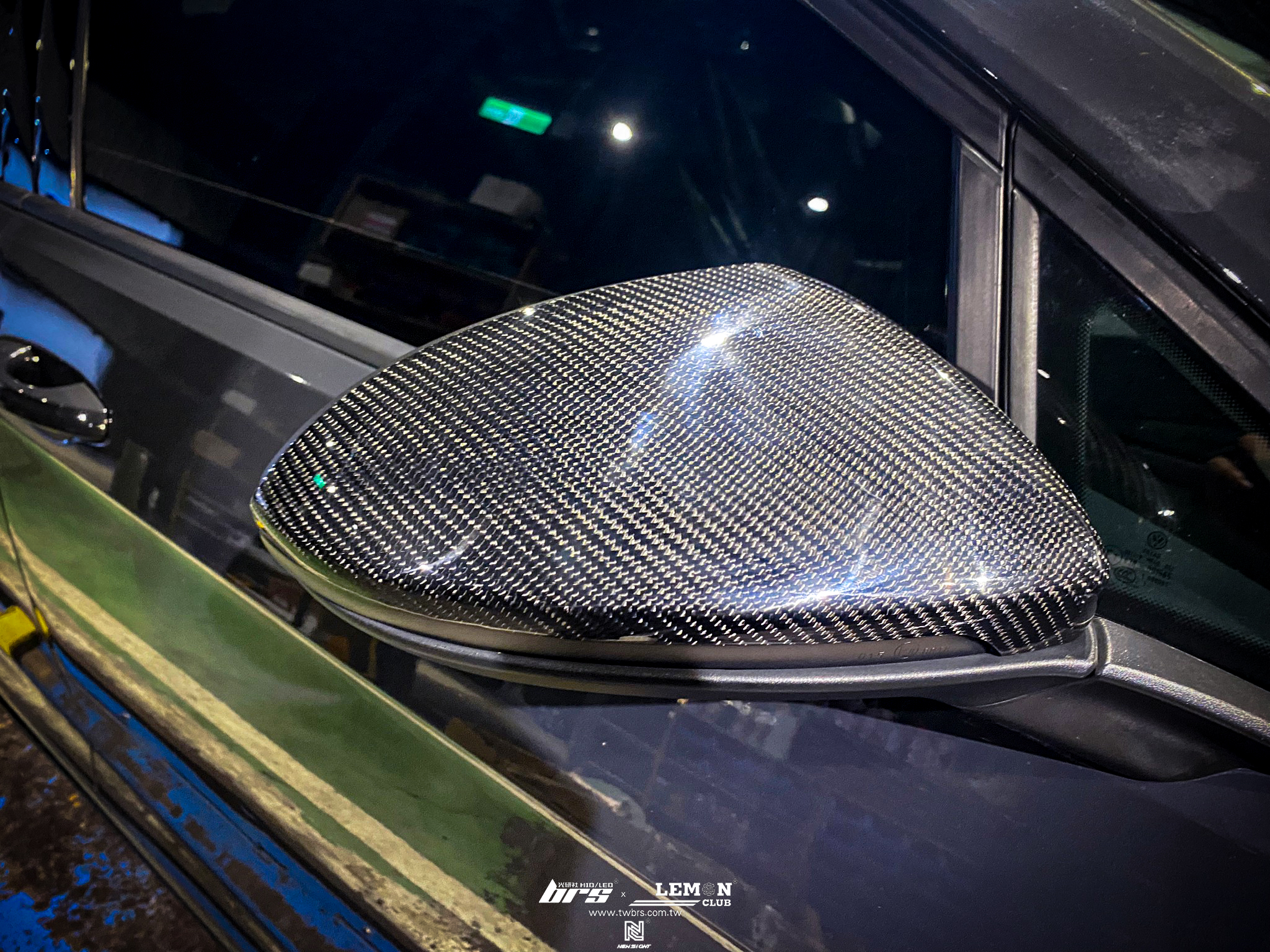 Volkswagen Golf 7 安裝 碳纖維後視鏡蓋