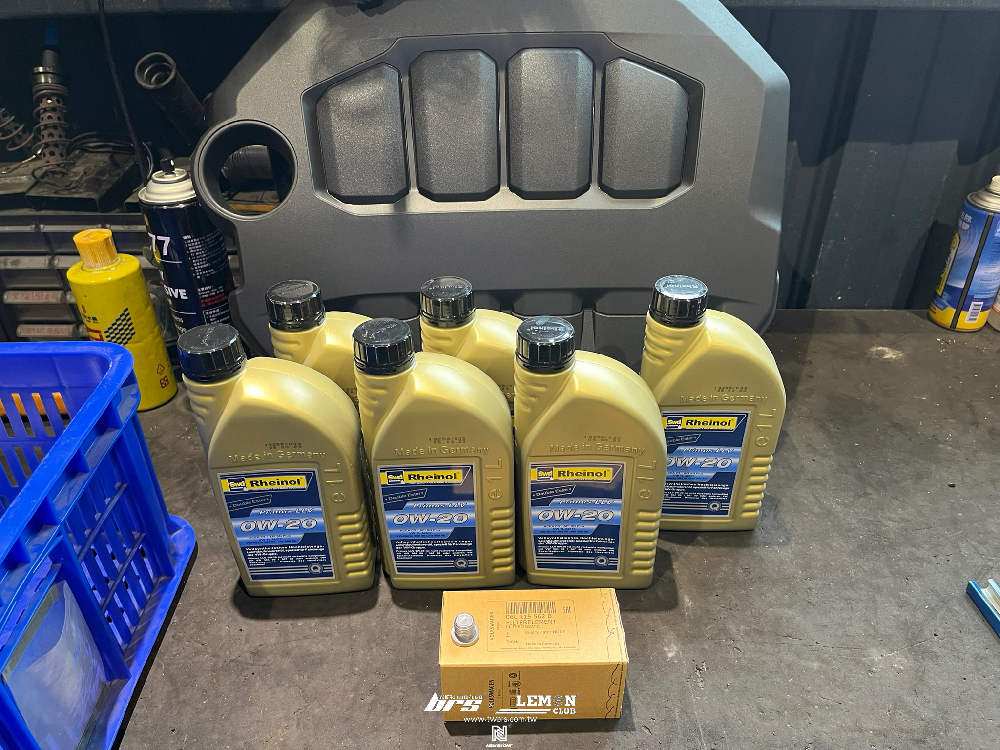 Skoda Octavia 保養(德國Rheinol萊茵機油0W20+原廠機油芯+原廠洩油螺絲+原廠洩油螺絲墊片)