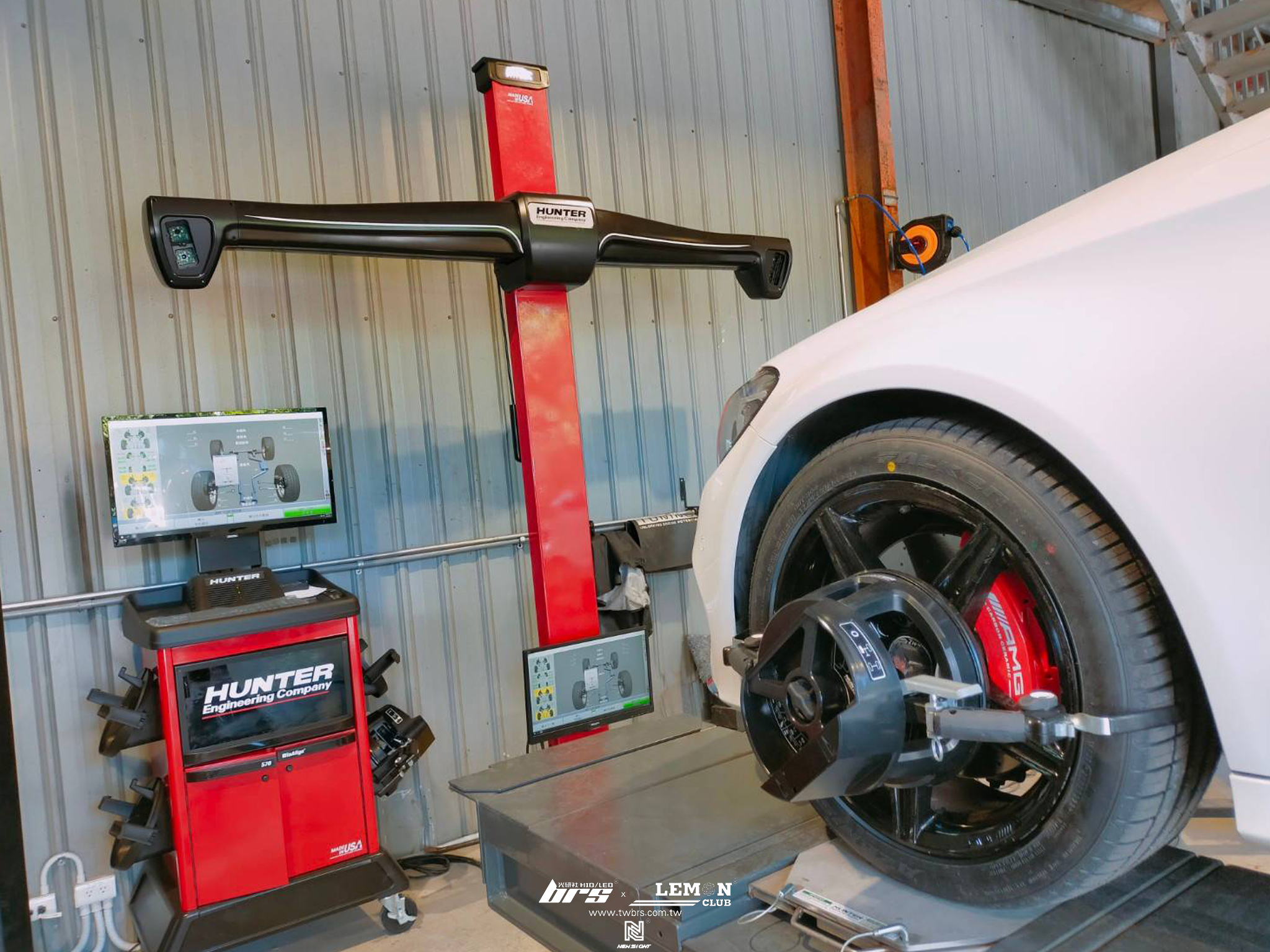 Benz W205 安裝 FALKEN FK510 225／40R18+FALKEN FK510 245／40R18+前後Brembo來令片(紅皮)+四輪定位