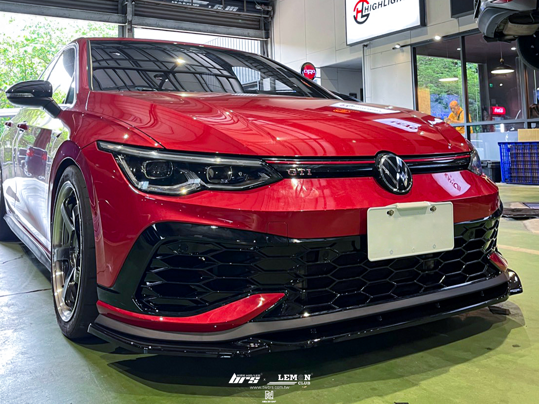 Volkswagen Golf 8 GTI 安裝 副廠CS款保險桿+夜色套件+CS款類MAX前下巴-V2