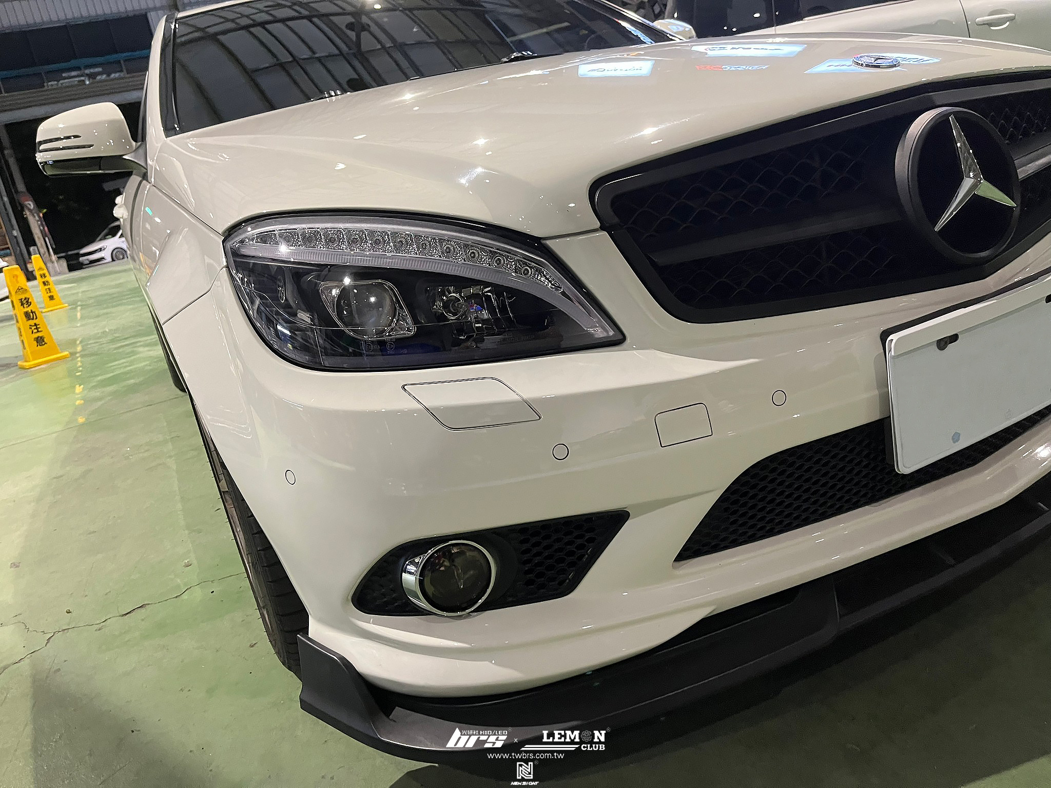 Benz W204 安裝 魚眼大燈總成+Highlight SS款(高階款) 6500K LED