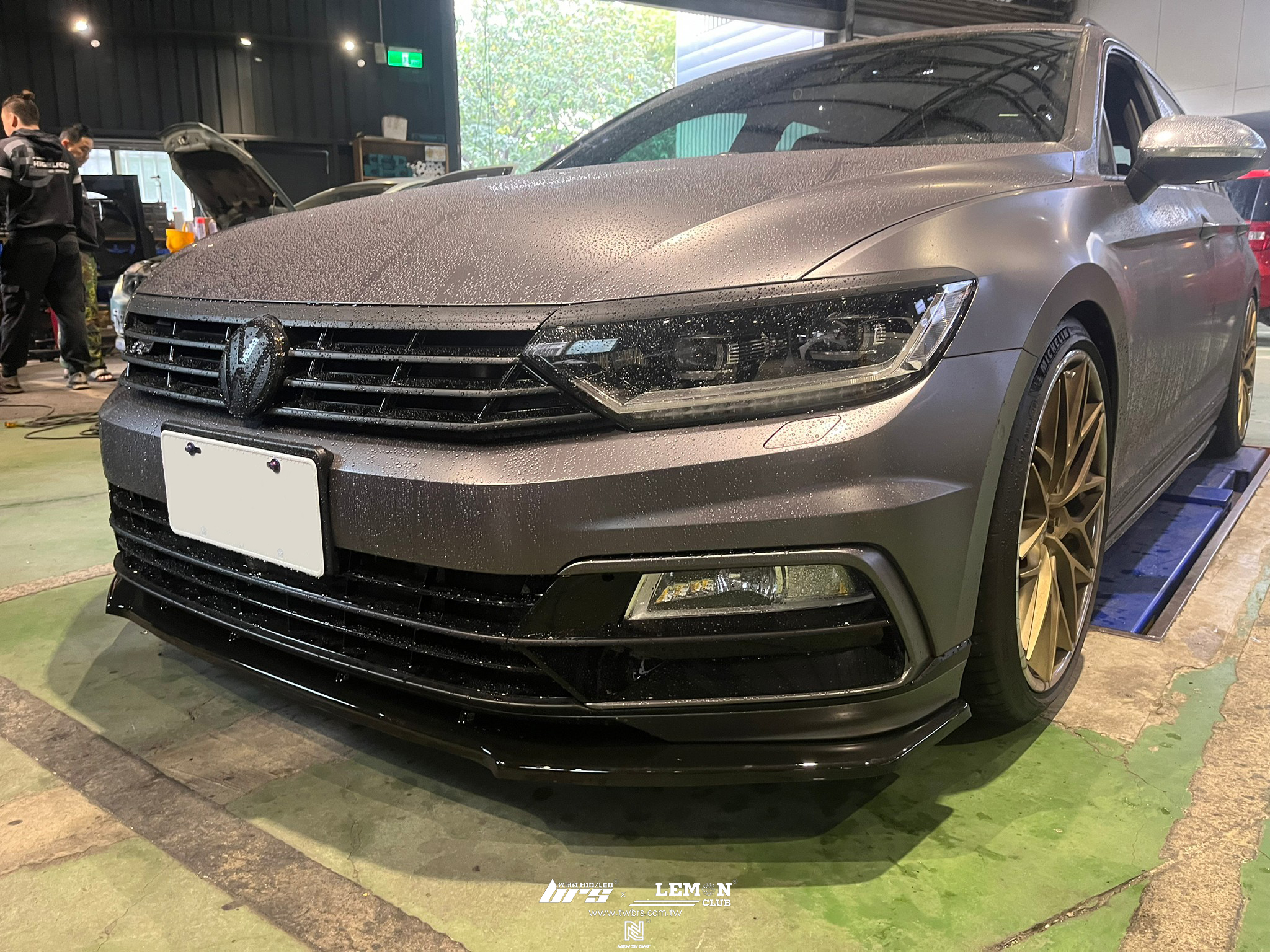 Volkswagen Passat B8 安裝 RL版 類MAX FD1前下巴