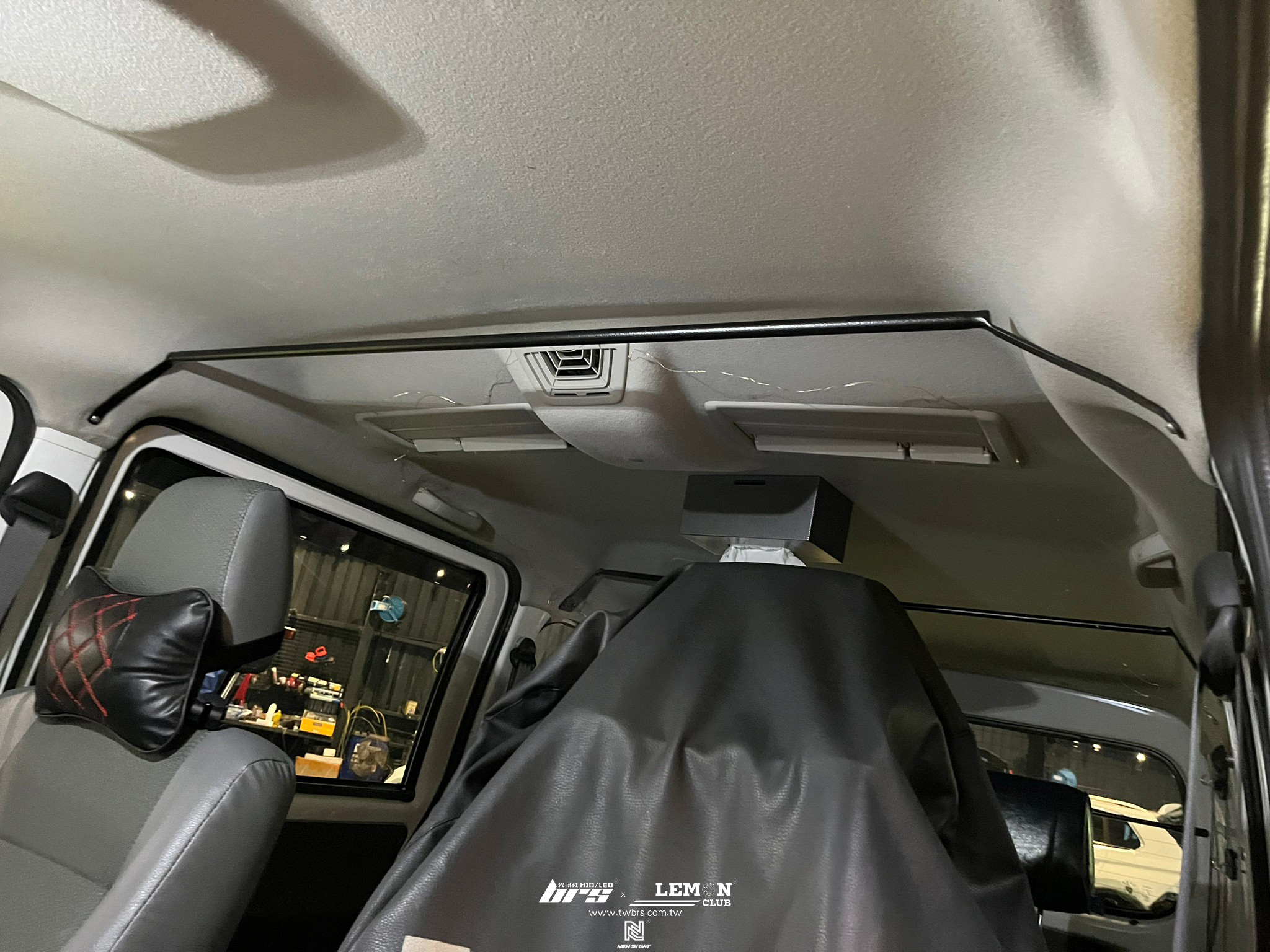 Toyota Town Ace 安裝 B柱掛桿+C柱掛桿+前門氣密條