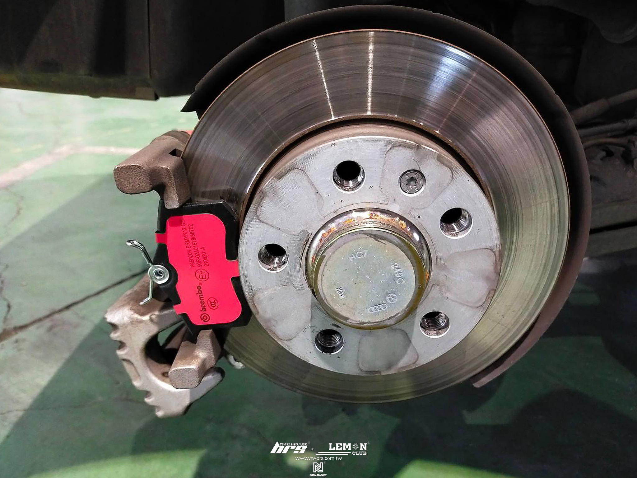 Skoda Kamiq 安裝 後Brembo來令片(紅皮)