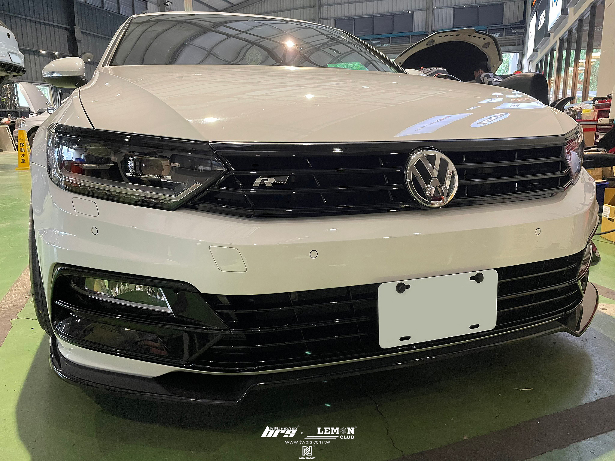 Volkswagen Passat B8 安裝 RL版 類MAX FD2前下巴