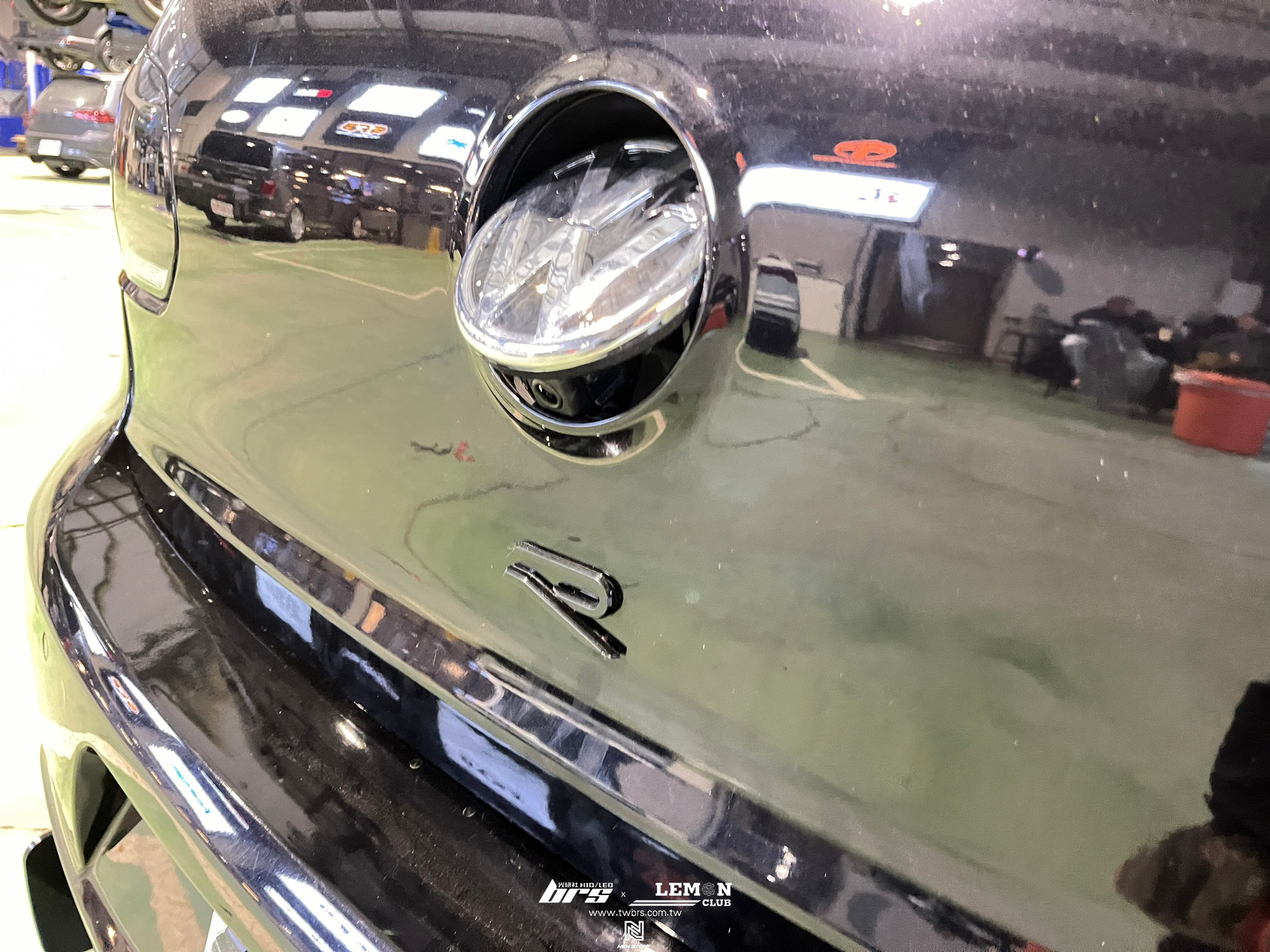 Volkswagen Golf 6 安裝 MIB音響主機+倒車翻蓋鏡頭(軌跡版)