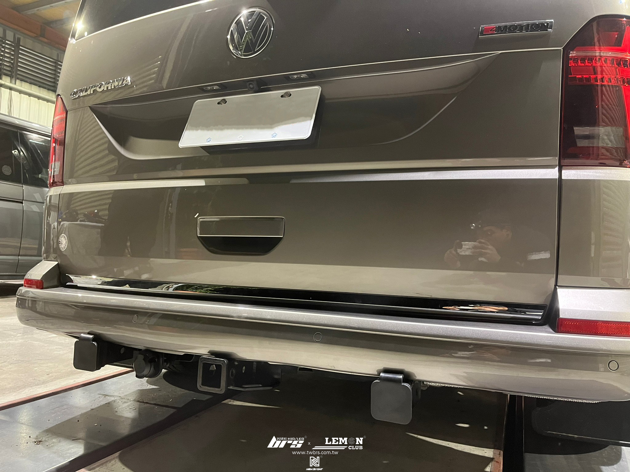 Volkswagen T6.1 Ocean 安裝 美式三孔拖車勾 (載重加強版)+原廠拖車勾線組