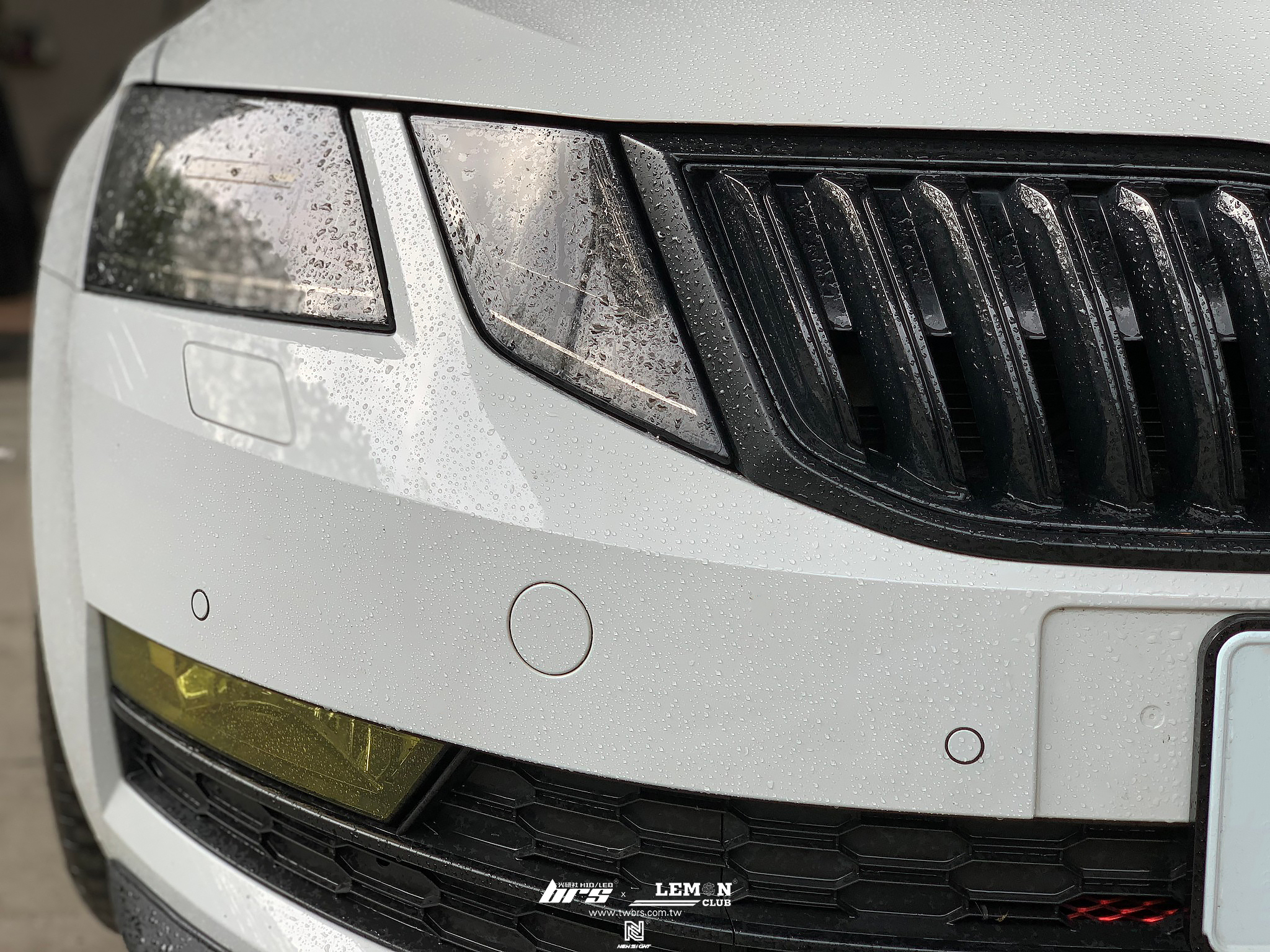 Skoda Octavia 安裝 4顆升級8顆雷達