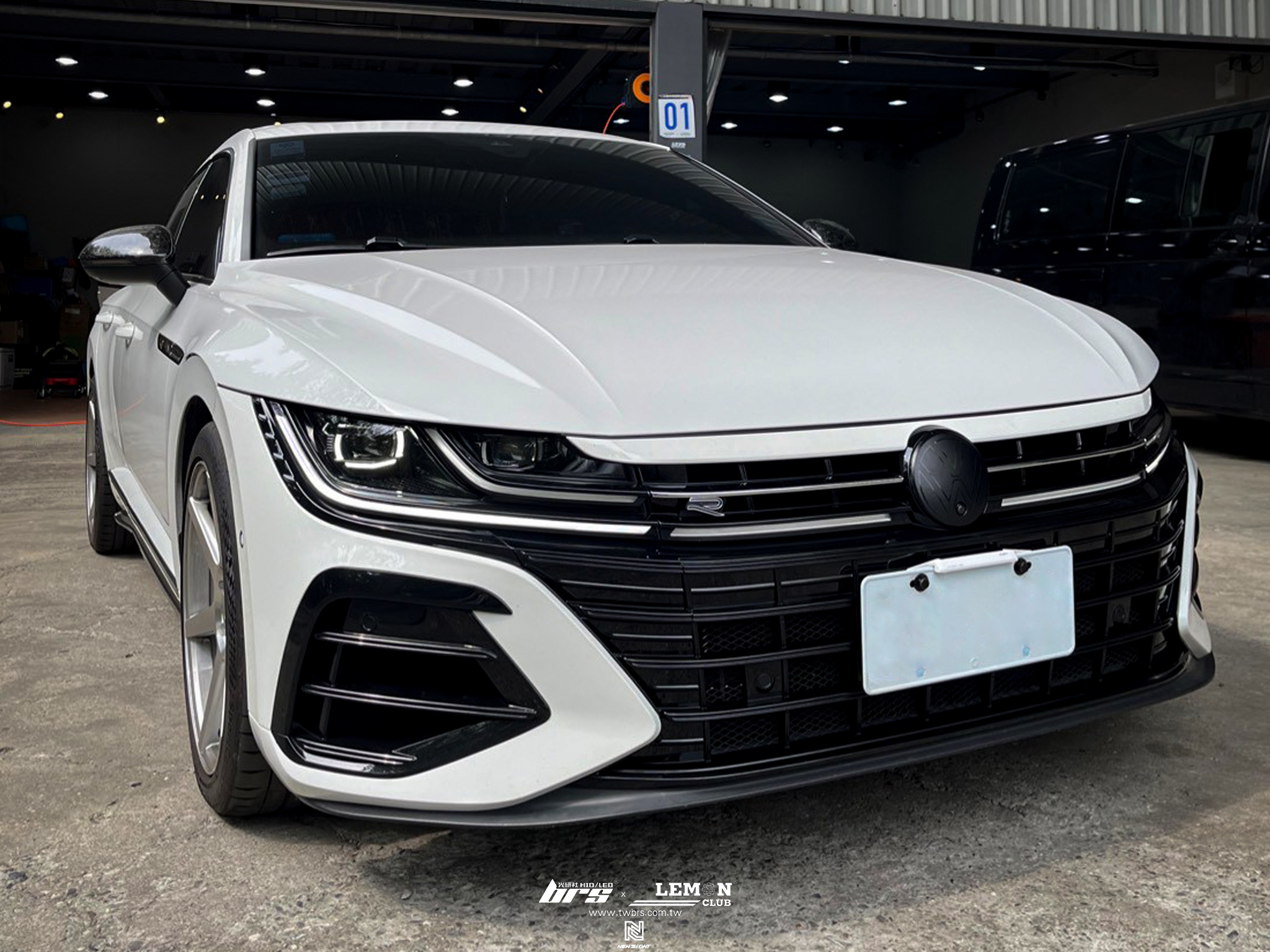 Volkswagen Arteon 安裝 副廠 Arteon R 前保桿