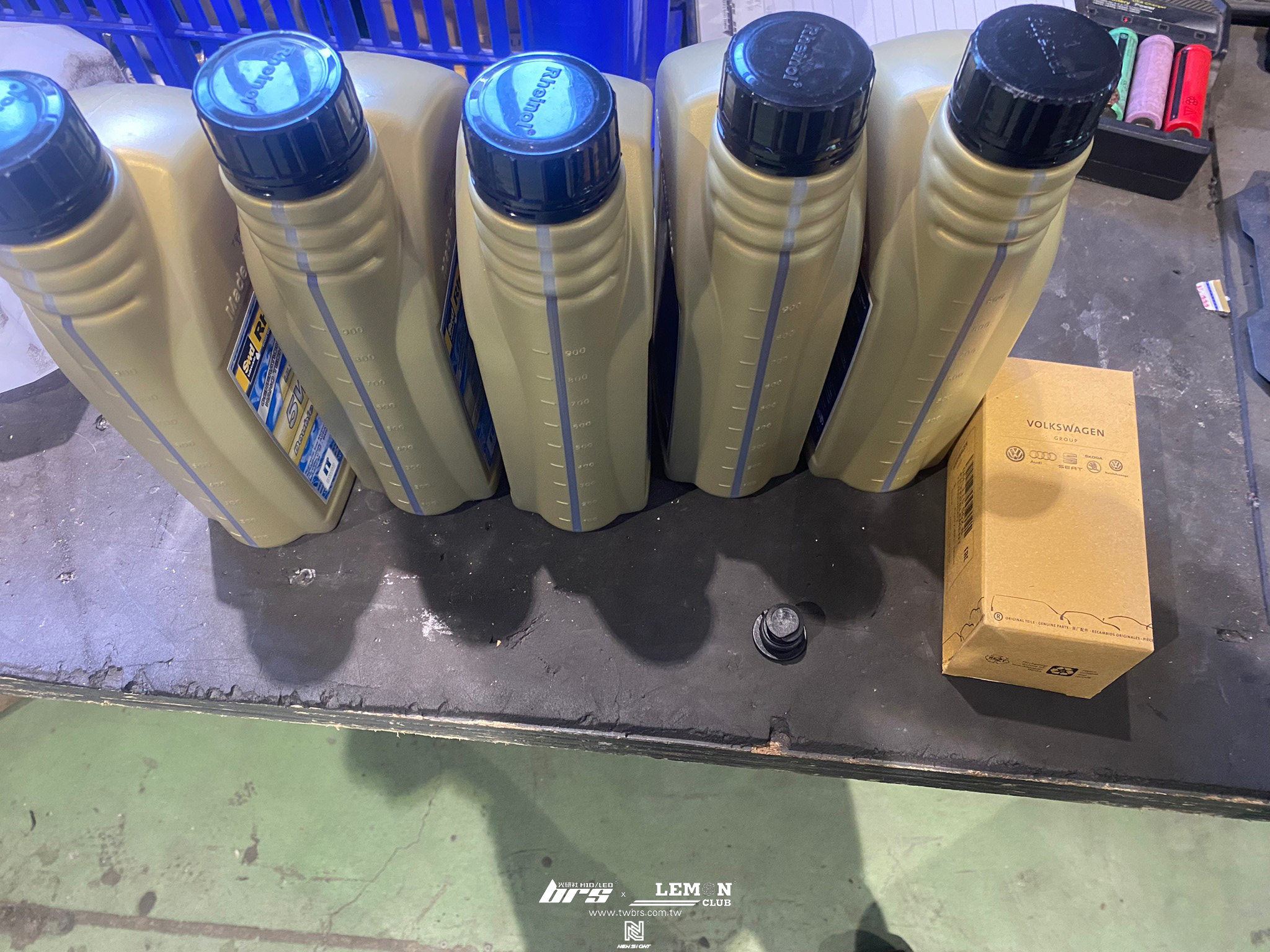 Porsche Macan 保養 德國Rheinol萊茵機油5W30更換+原廠機油芯更換+原廠洩油螺絲+墊片更換