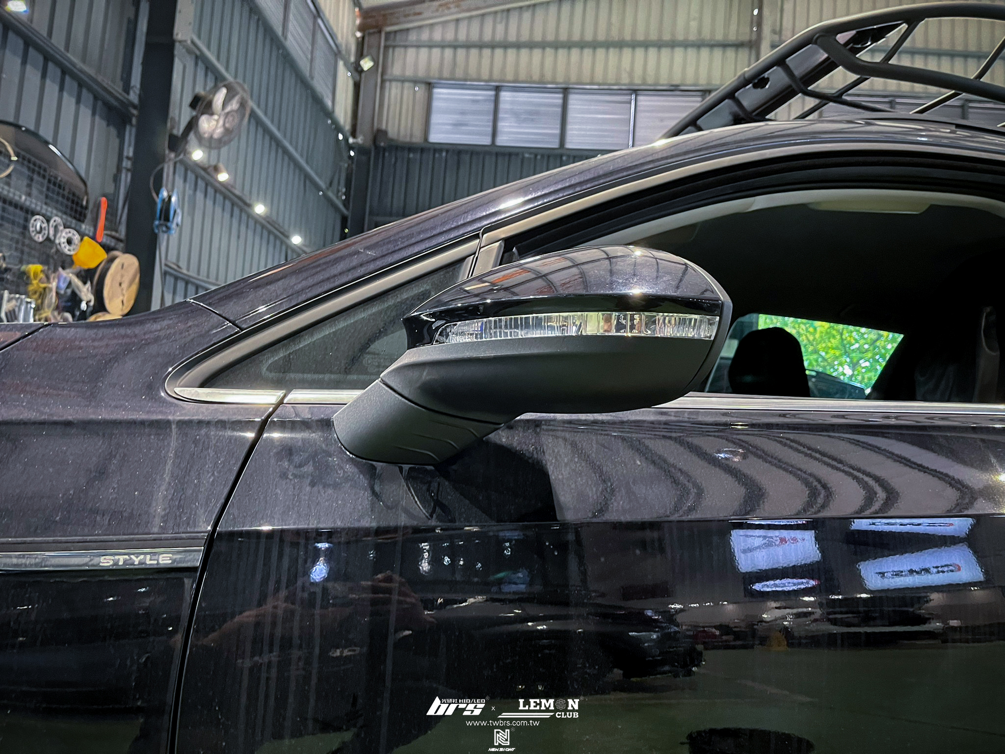 Volkswagen Golf 8 Variant 1.5 TSI 安裝 電折後視鏡-L邊+鋼琴黑後視鏡蓋-L邊