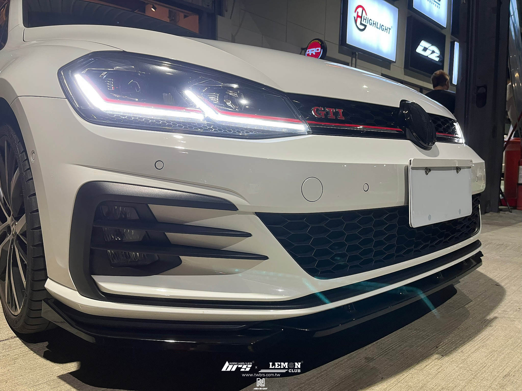Volkswagen Golf 7.5 GTI 安裝 三件式前下巴