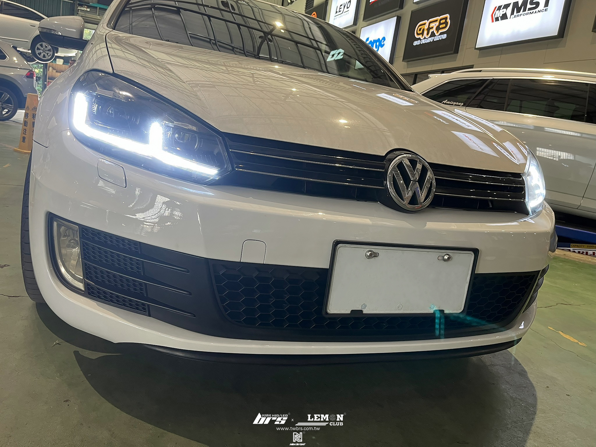 Volkswagen Golf 6 安裝 GTI前保桿