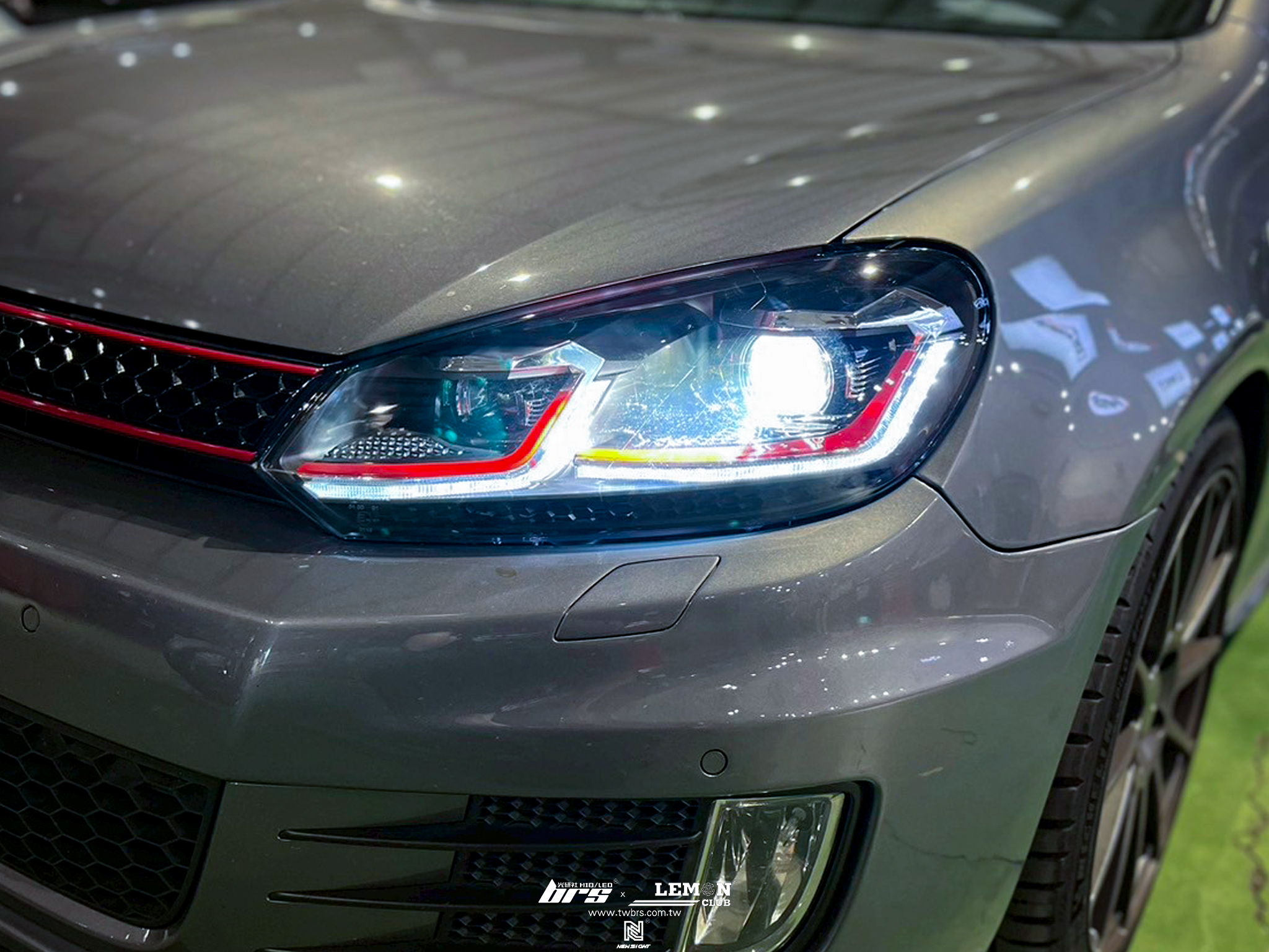 Volkswagen Golf 6 GTI 安裝 6改7.5式樣紅線魚眼大燈總成+YEAKY大燈35W 6500K HID H7增亮型+R20副廠流水LED尾燈