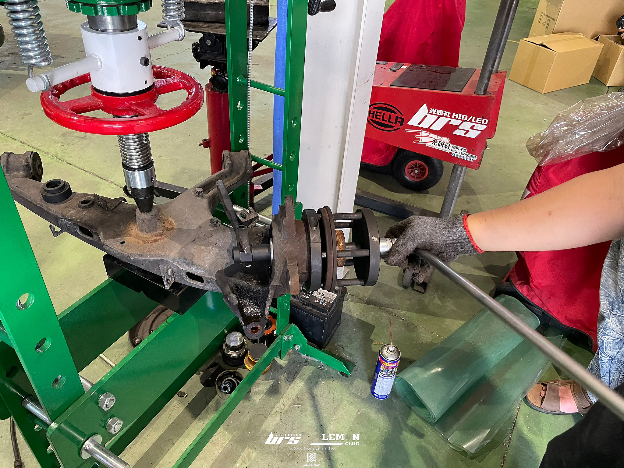 Volkswagen T6 保養 後軸承更換