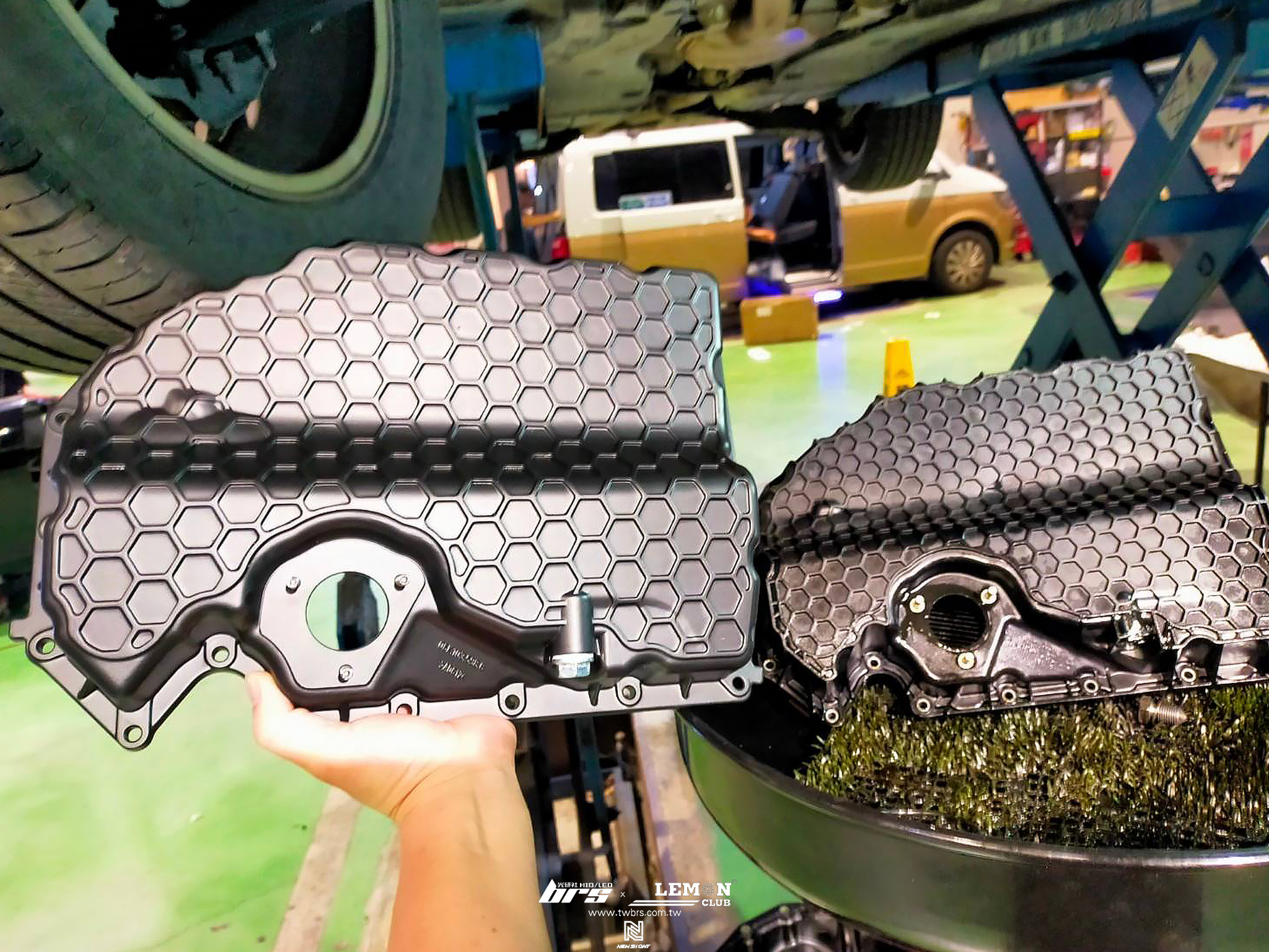 Volkswagen New Tiguan 保養 原廠正時側蓋+原廠電磁閥油封+EA888鋁合金原廠型油底殼+原廠油位墊圈+原廠引擎腳+原廠變速箱腳