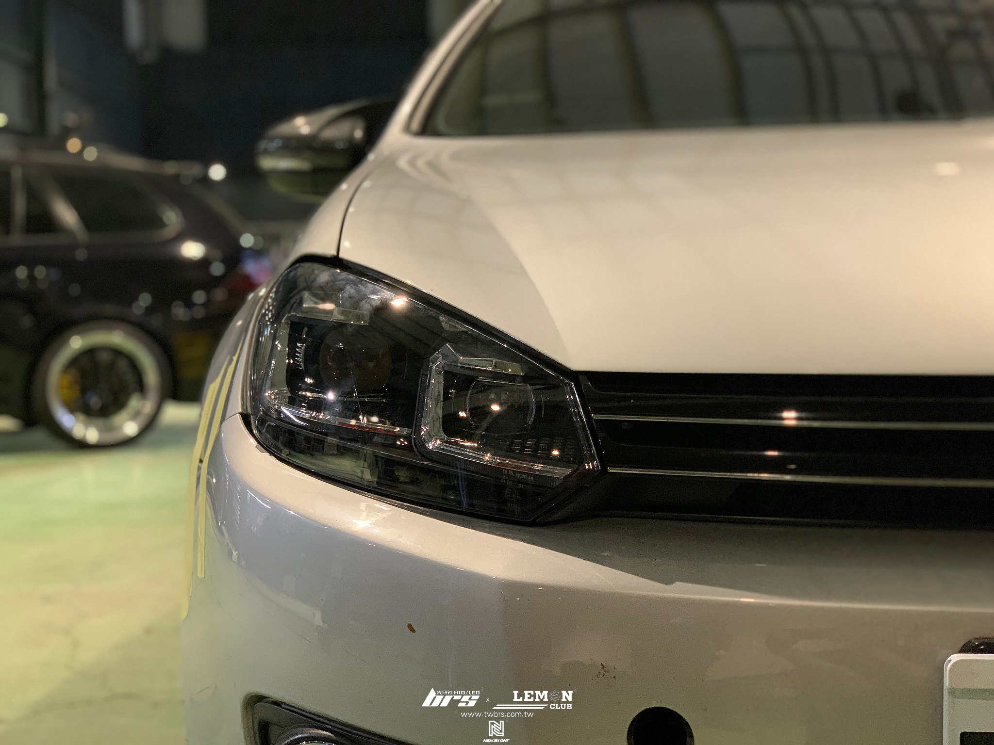 Volkswagen Golf 6 安裝 6改7.5銀線魚眼大燈總成