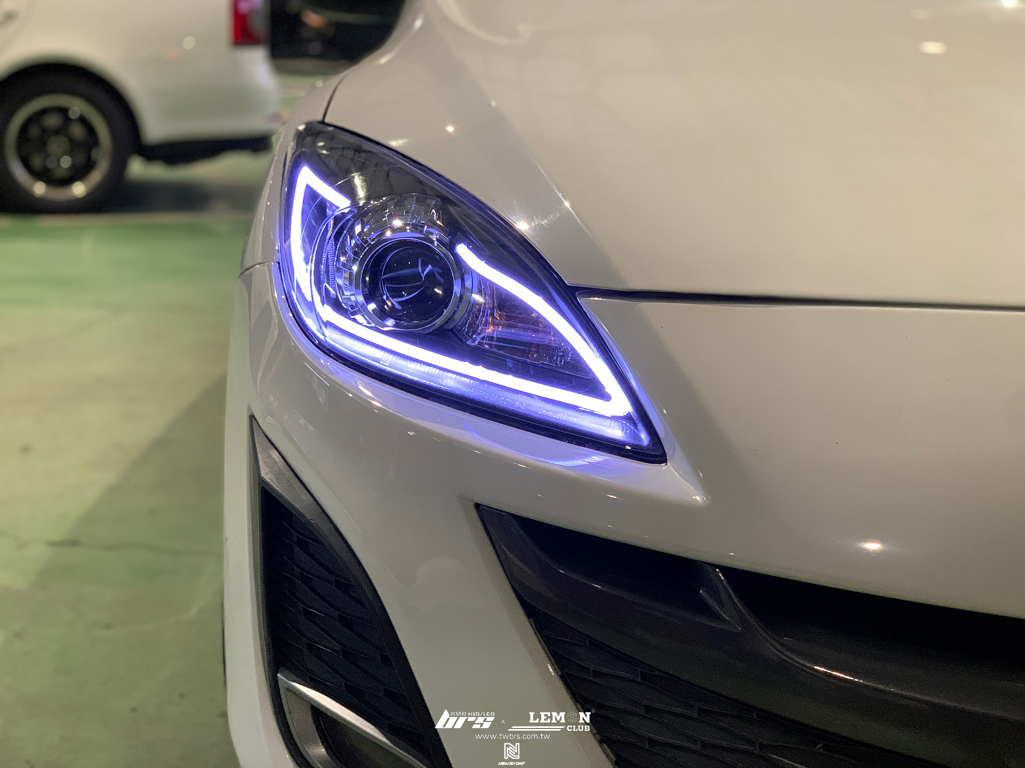 Mazda 3 安裝 魚眼大燈總成