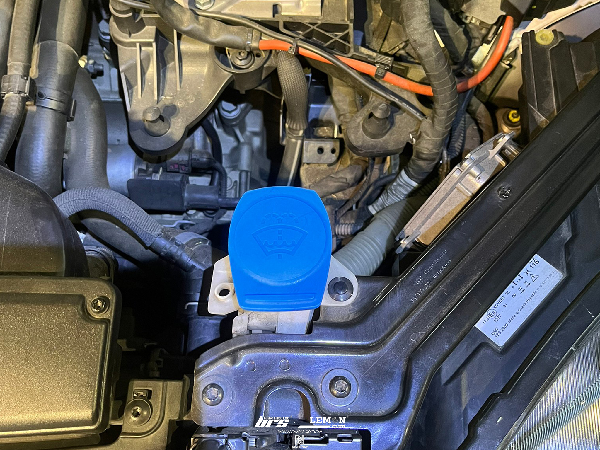 Skoda Superb 安裝 雨刷水桶蓋