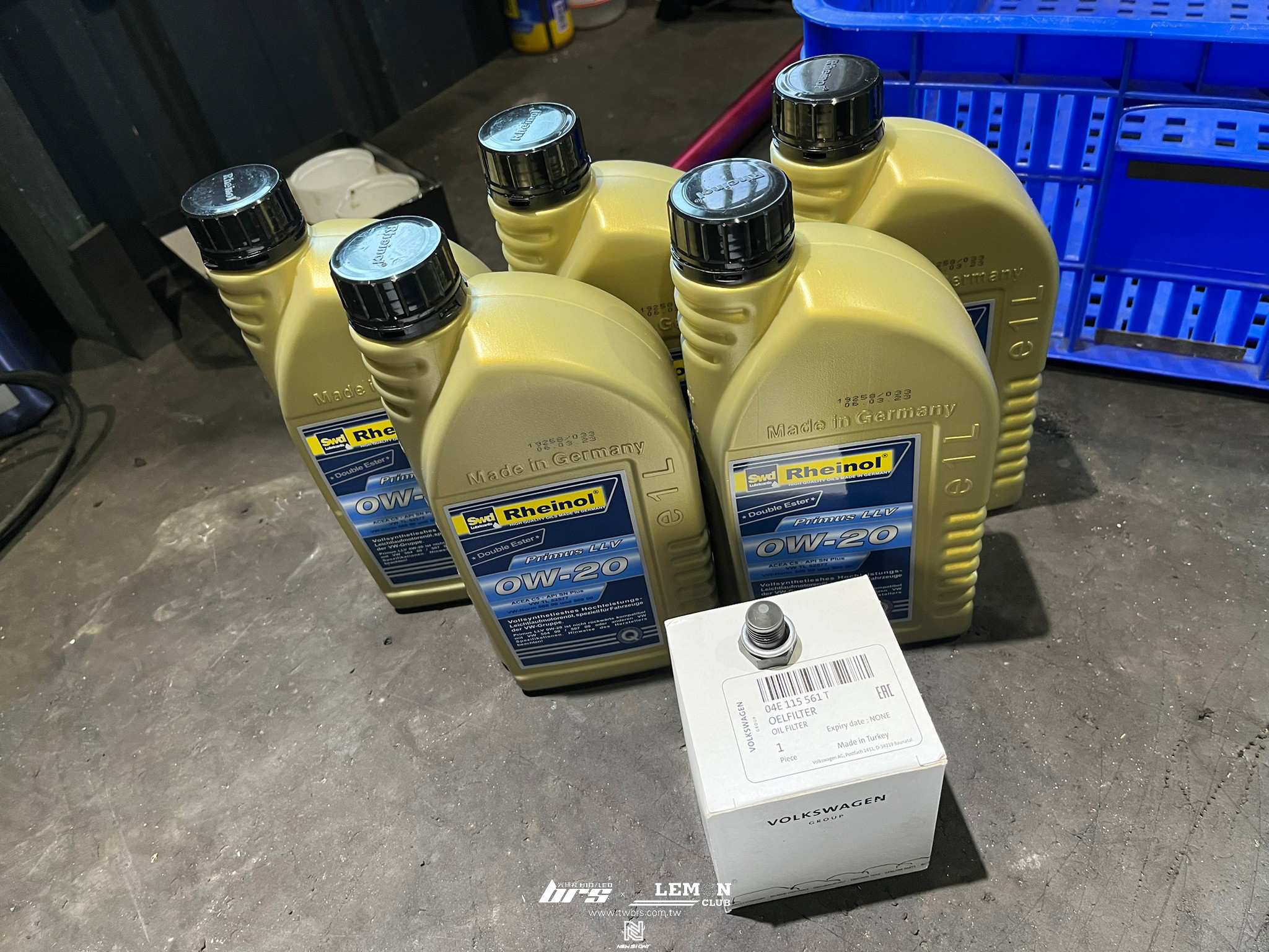 Skoda Superb 保養(德國Rheinol萊茵機油0W20+原廠機油芯+原廠洩油螺絲+原廠洩油螺絲墊片)