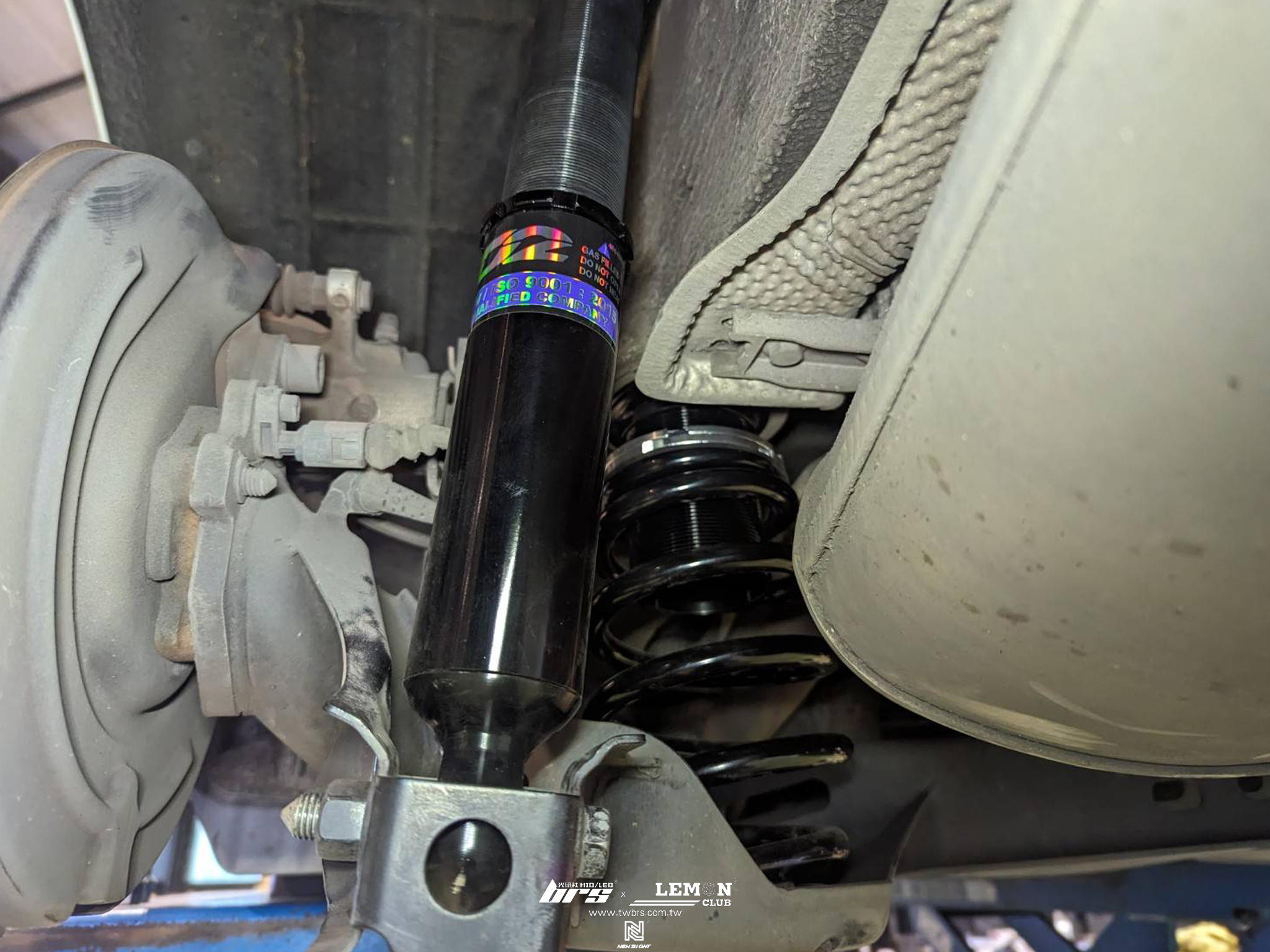 Skoda Octavia 安裝 D2道路版高低軟硬桶身可調避震器+HUNTER 3D電腦四輪定位