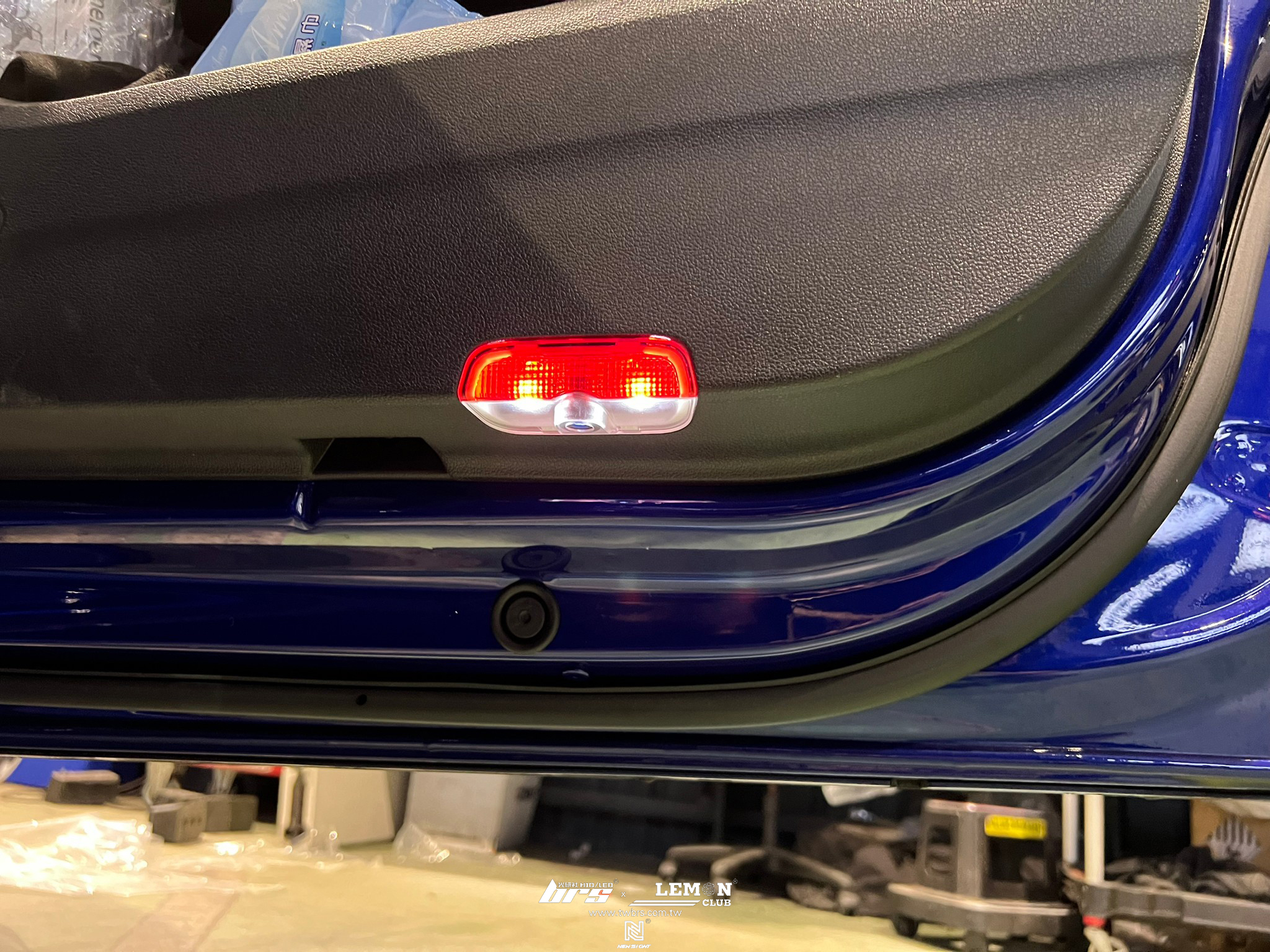 Volkswagen Arteon 安裝 投射式門邊燈(新R標)