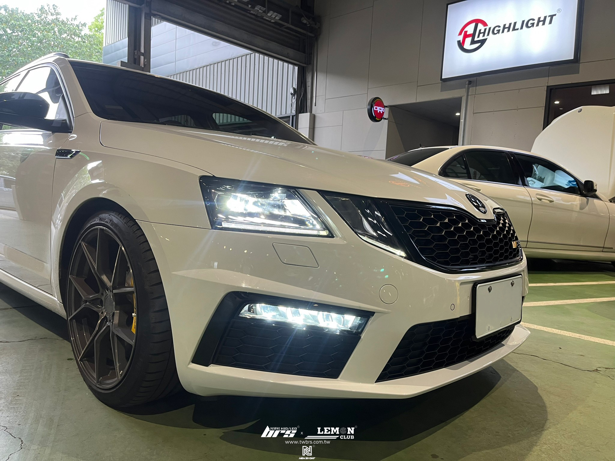 Skoda Octavia 安裝 RS前保桿