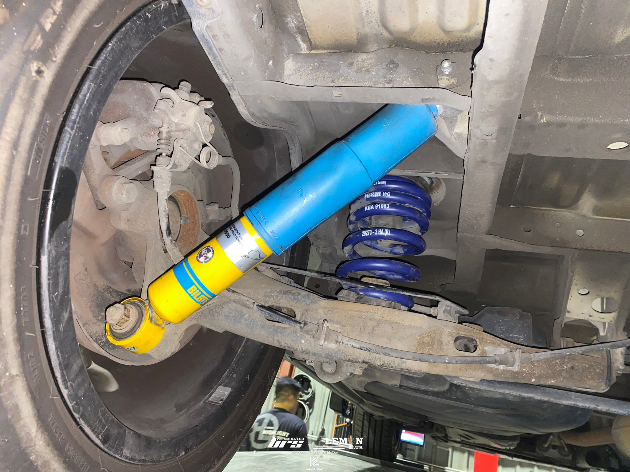 Volkswagen T5 安裝 Bilstein倍適登B12避震器+HUNTER 3D電腦四輪定位