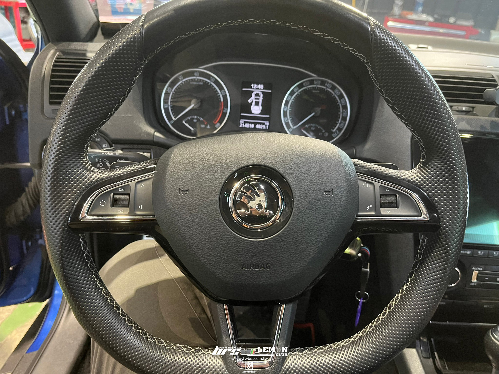 Skoda Octavia 安裝 多功能方向盤按鍵