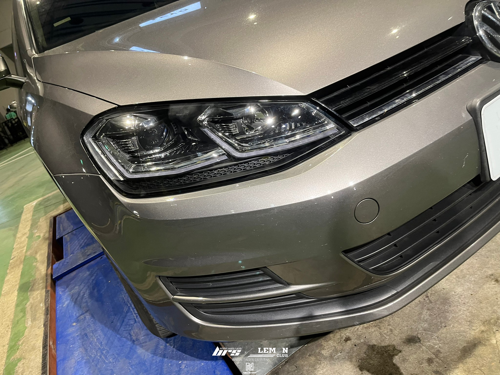 Volkswagen Golf 7 安裝 7改7.5銀線魚眼大燈總成+D2H 6500K 高階款LED+德國Rheinol萊茵機油5W30+原廠機油芯+原廠洩油螺絲+原廠洩油螺絲